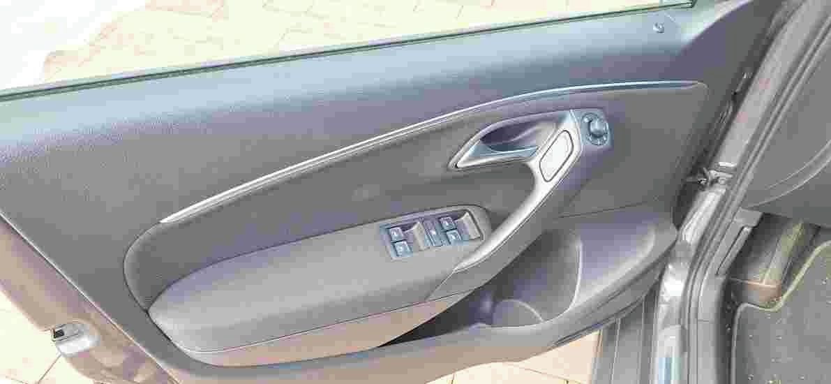 Volkswagen Polo, Polo Highline 1,2 TSI 7DSG BMT - fotka 6