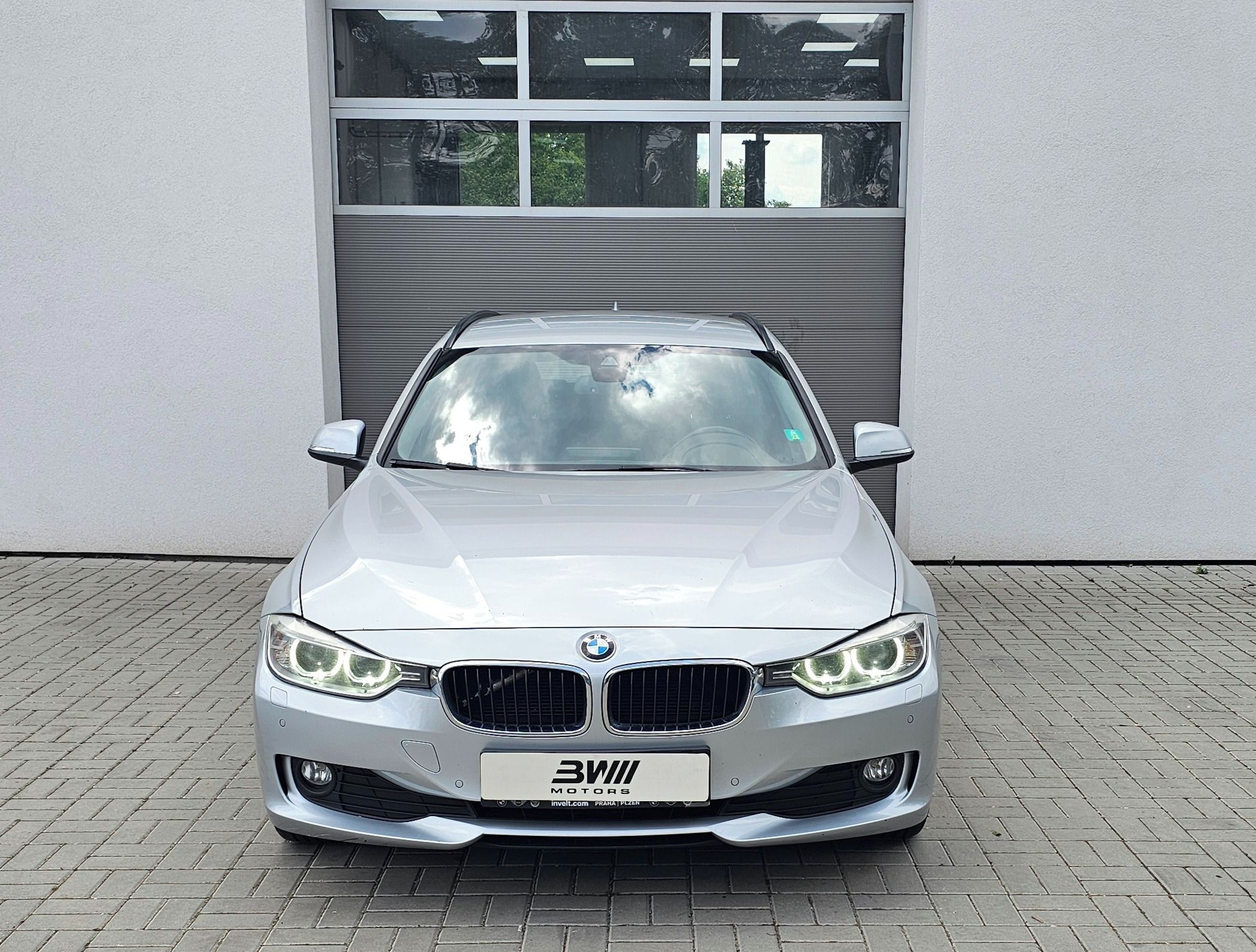 BMW Řada 3, 320d - fotka 2
