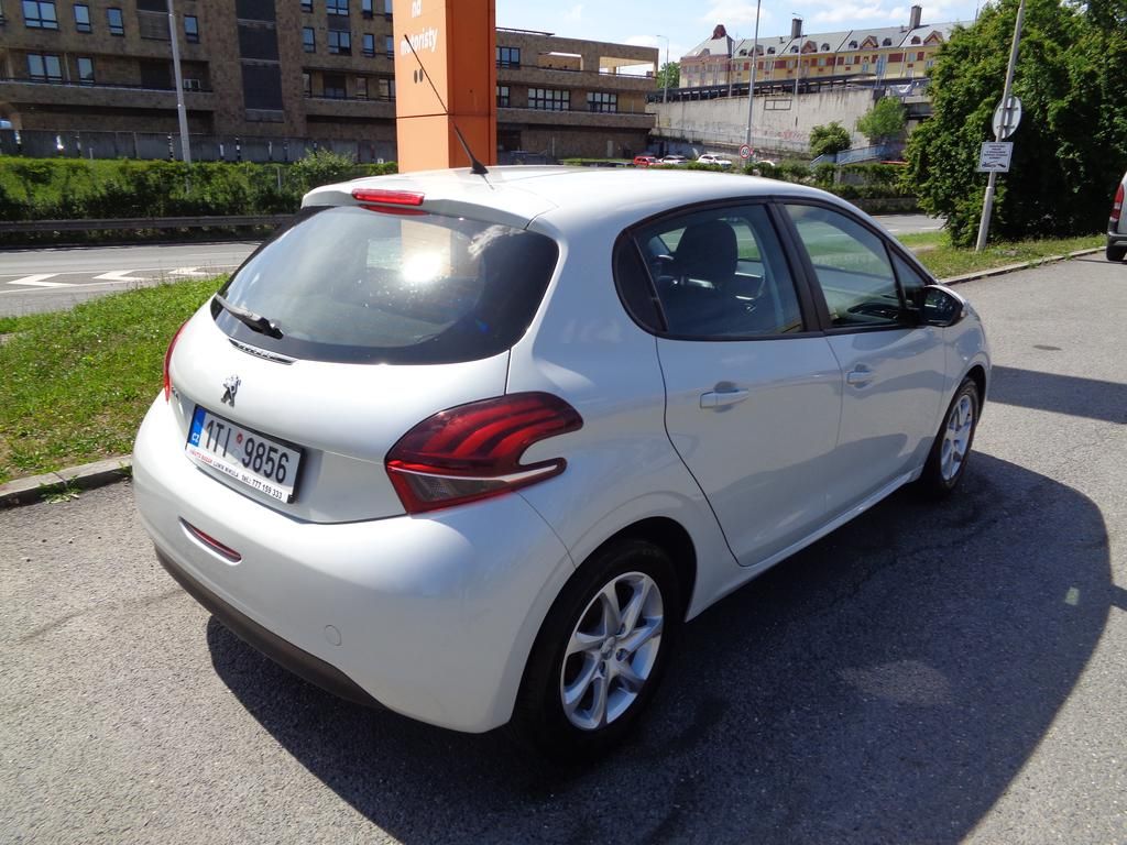 Peugeot 208, 1.2i KOUPENO ČR, 1.MAJITEL - fotka 6