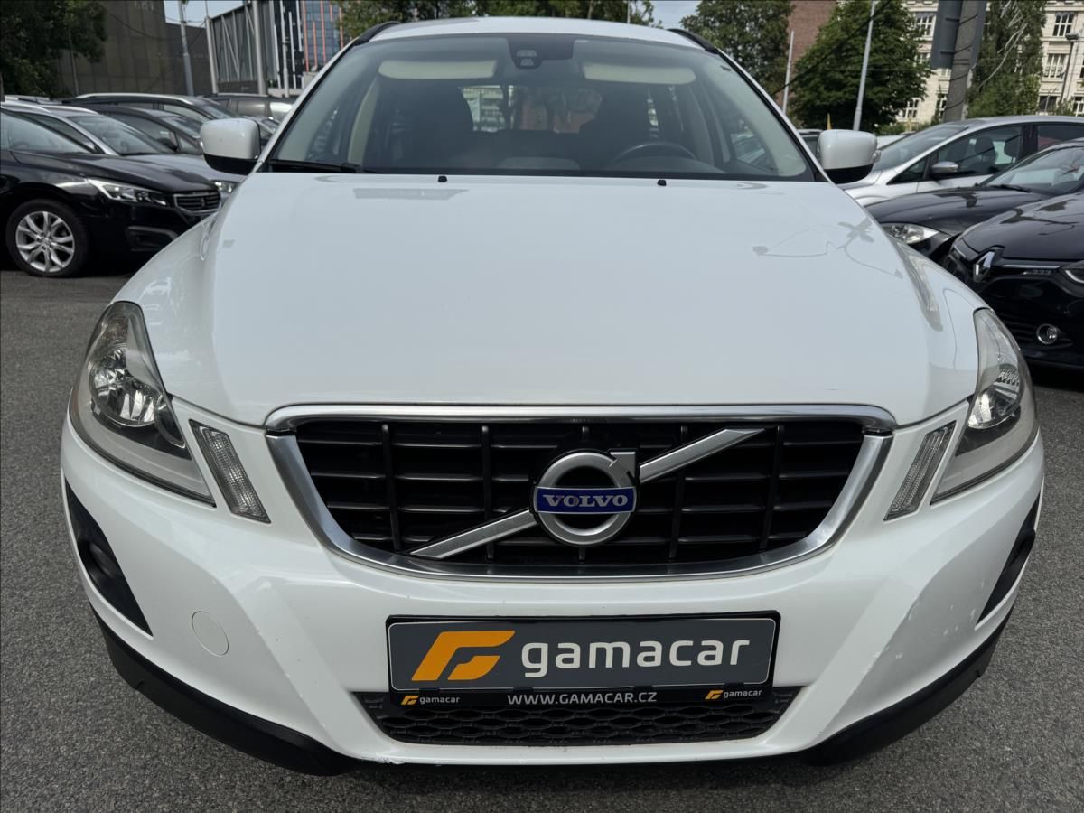 Volvo XC60, 2,4 krasný stav +1MAJITEL !!