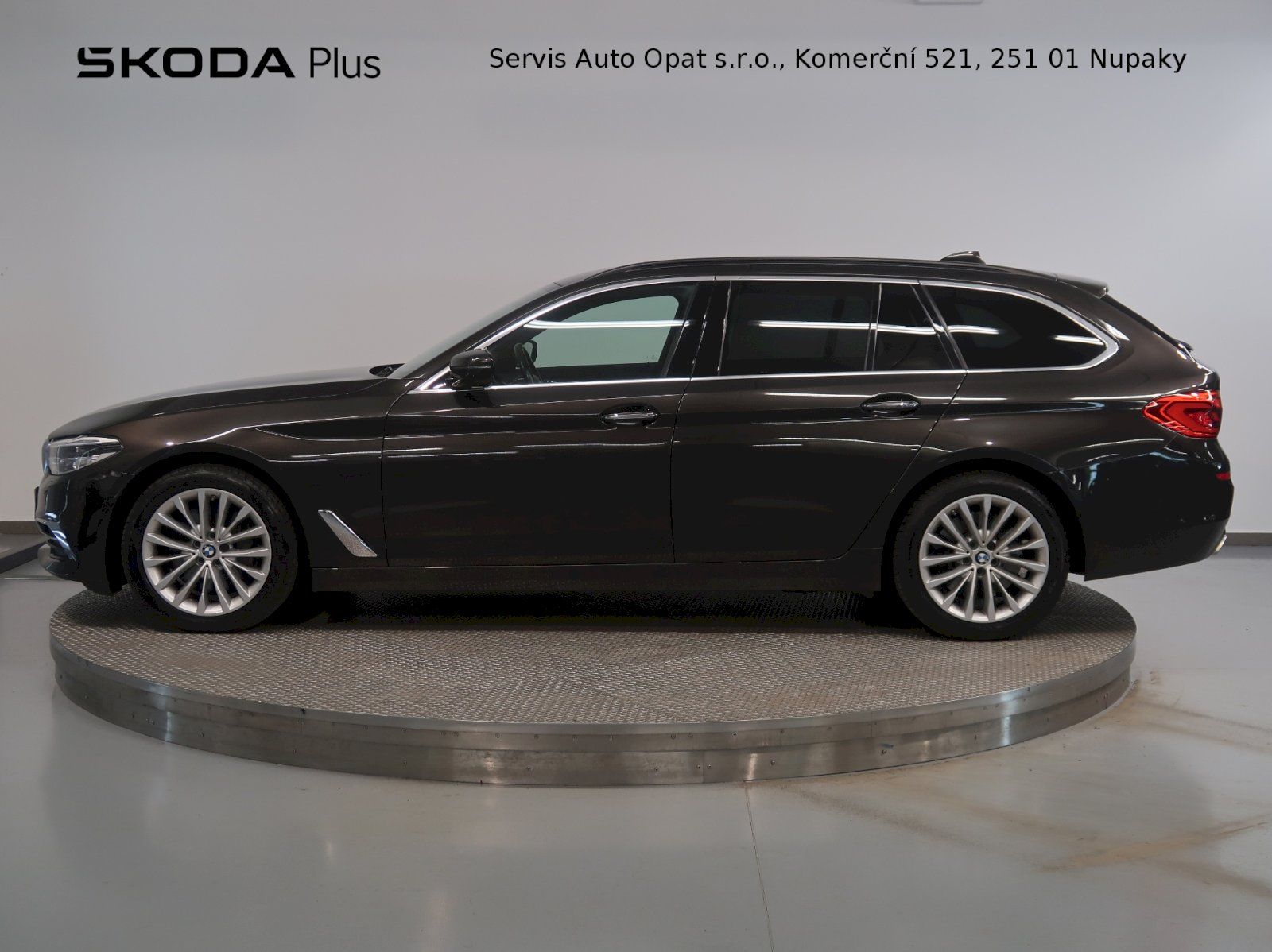 BMW Řada 5, LUXURY LINE 540d xDRIVE TAŽNÉ - fotka 3
