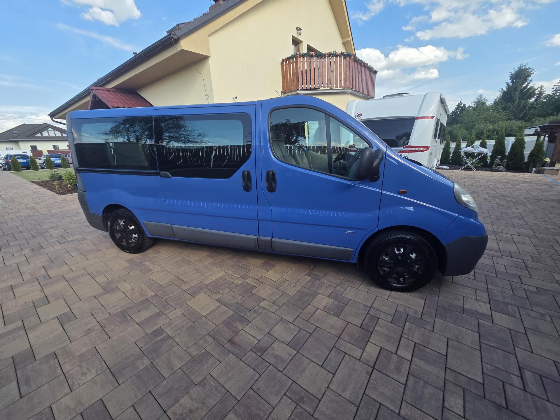 Opel Vivaro, 2.0CDTI  L2H1 9Míst - fotka 3