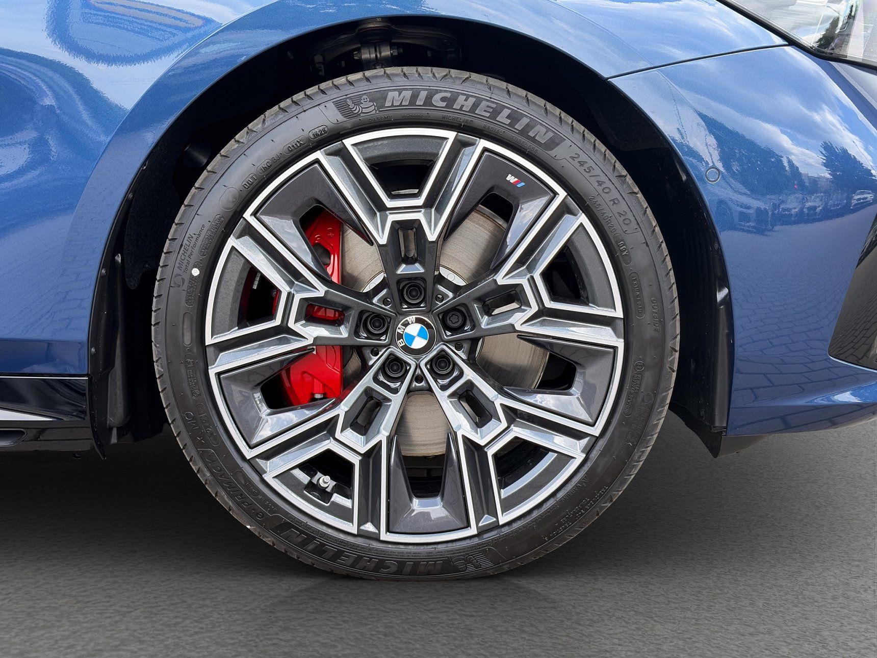 BMW Řada 5, | 550e xDrive Touring - fotka 4