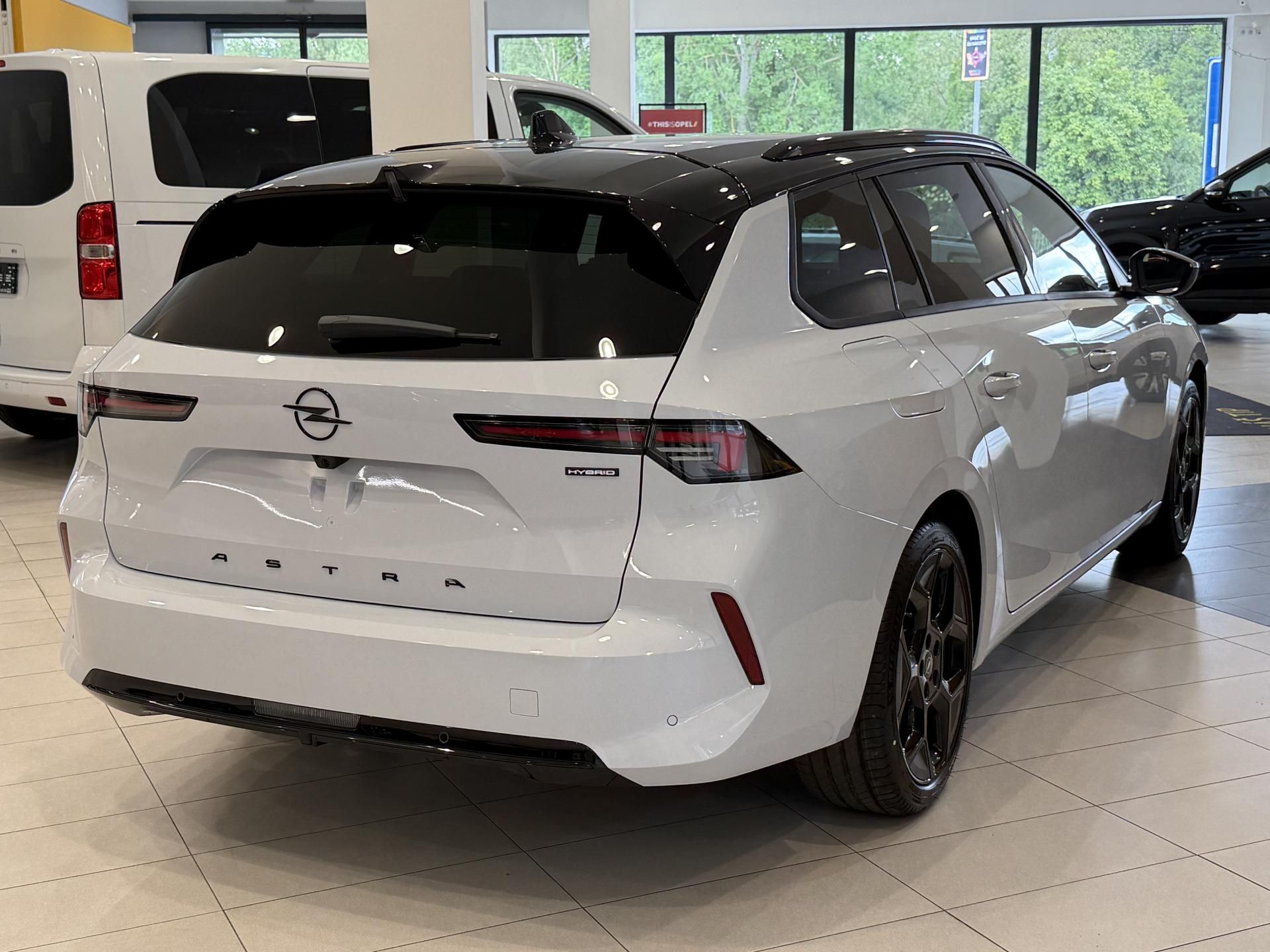 Opel Astra, ULTIMATE 1.2 TURBO Hybrid - fotka 6