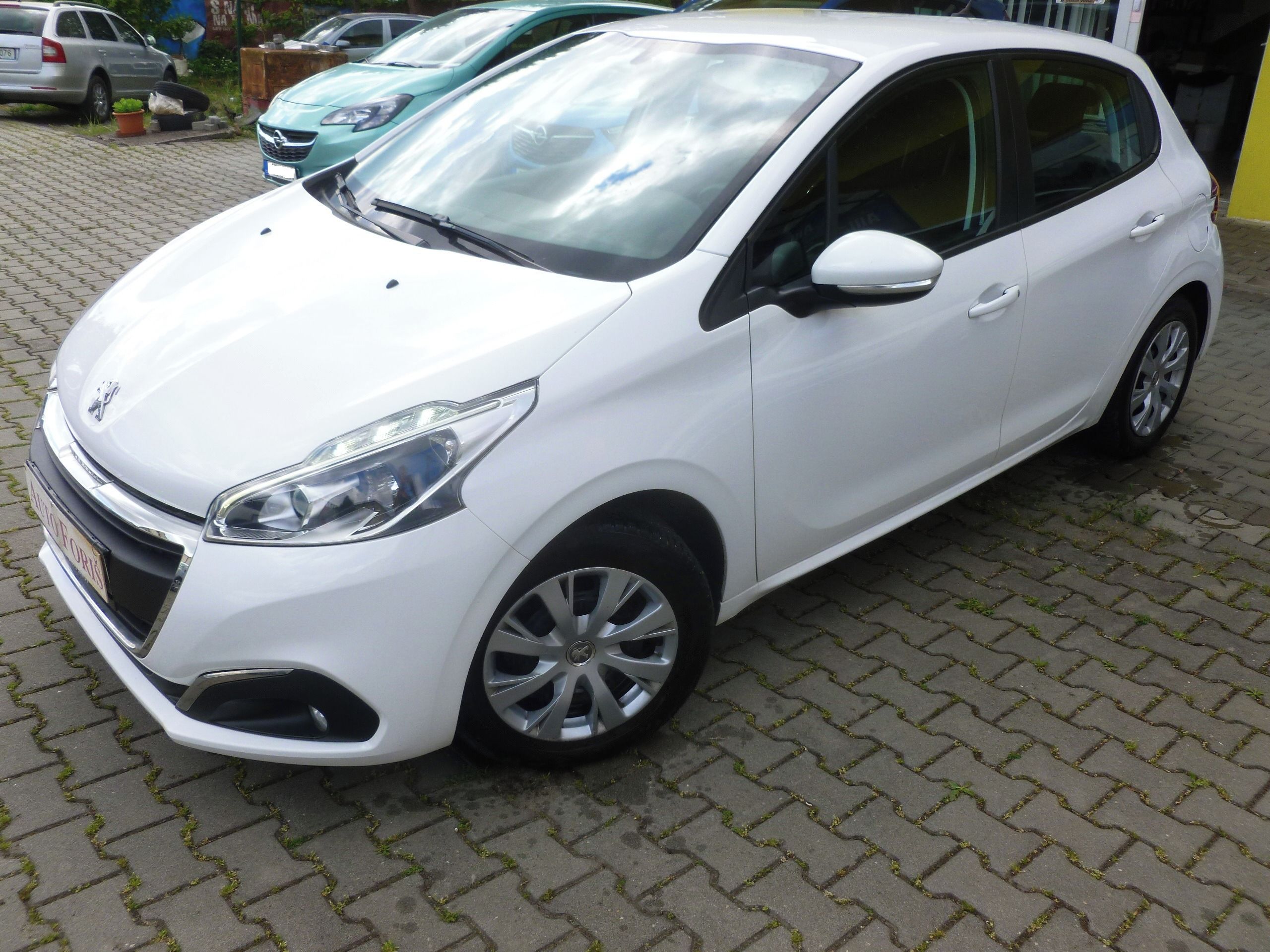 Peugeot 2008, 1.2 digi Klima - fotka 2