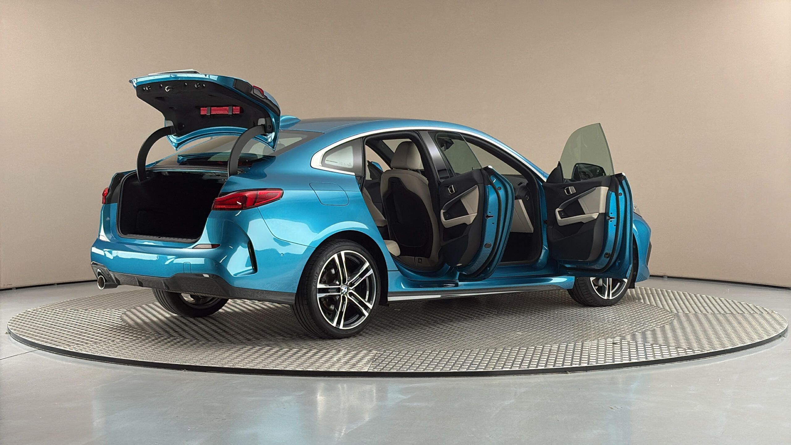 BMW Řada 2, 218i AUT M sport Gran Coupe - fotka 6