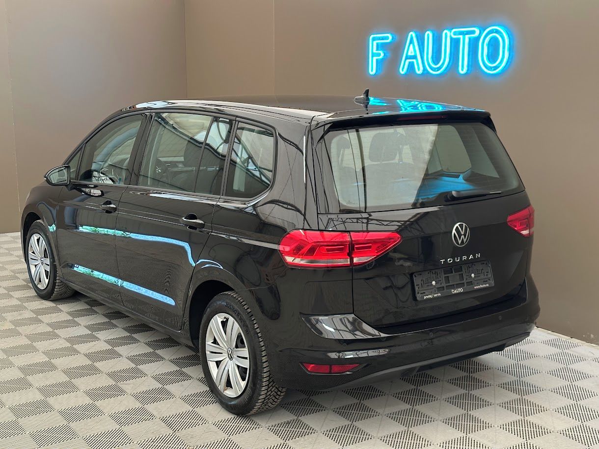 Volkswagen Touran, 2.0 TDi SCR Trendline - fotka 4