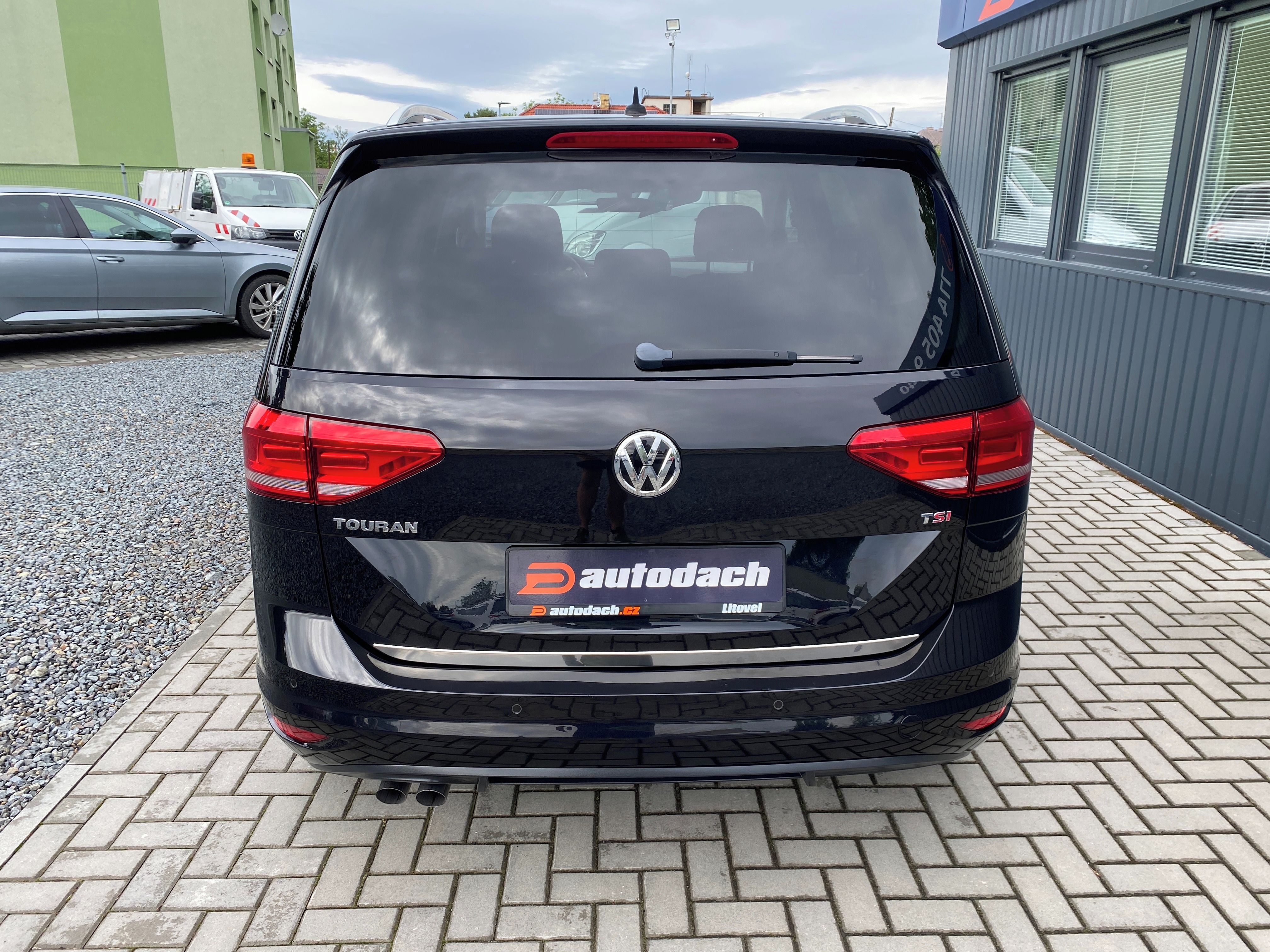 Volkswagen Touran, 1.4 TSI 110kW - 1xMAJ.- 7 MÍST - fotka 4