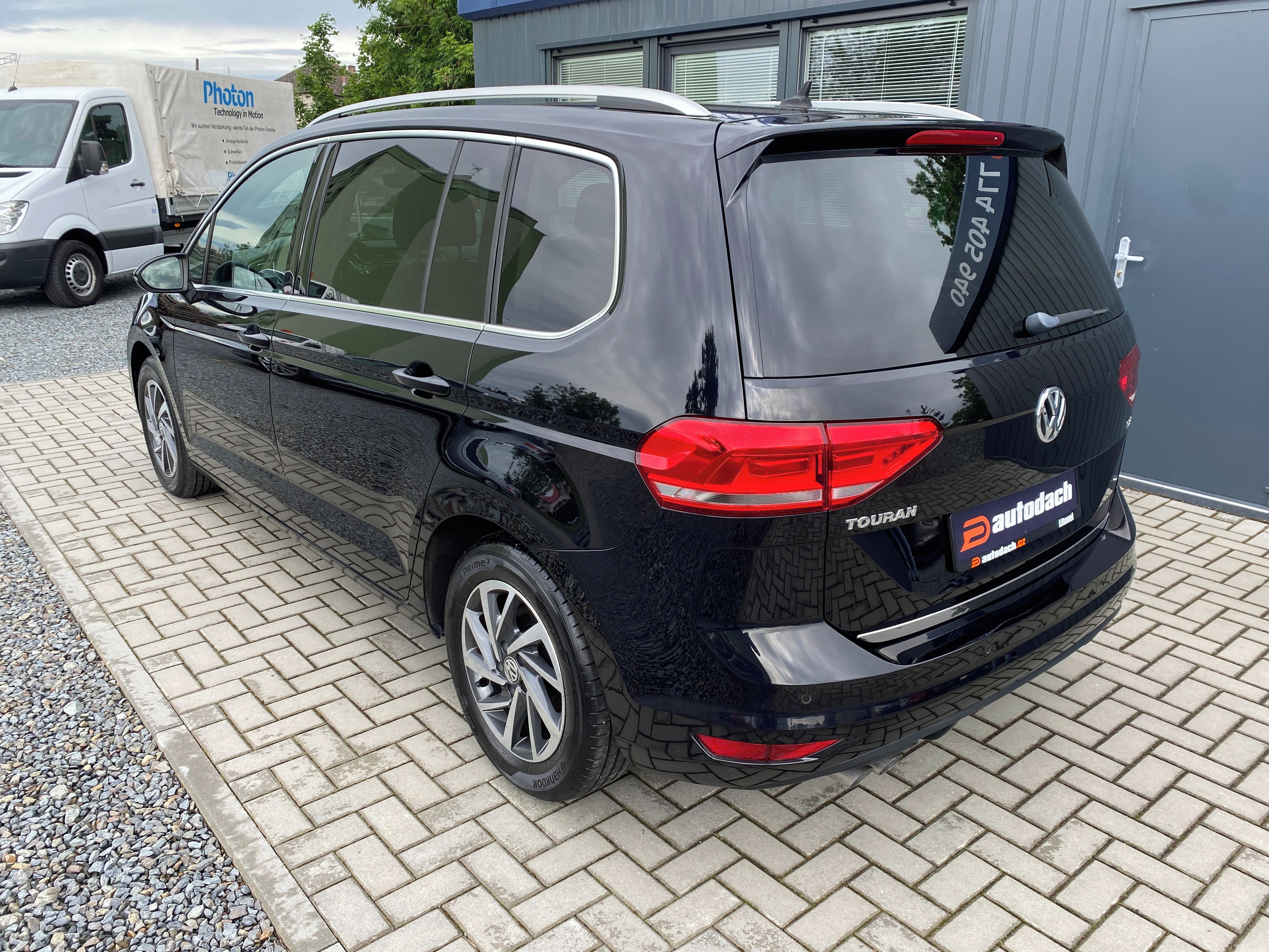 Volkswagen Touran, 1.4 TSI 110kW - 1xMAJ.- 7 MÍST - fotka 3