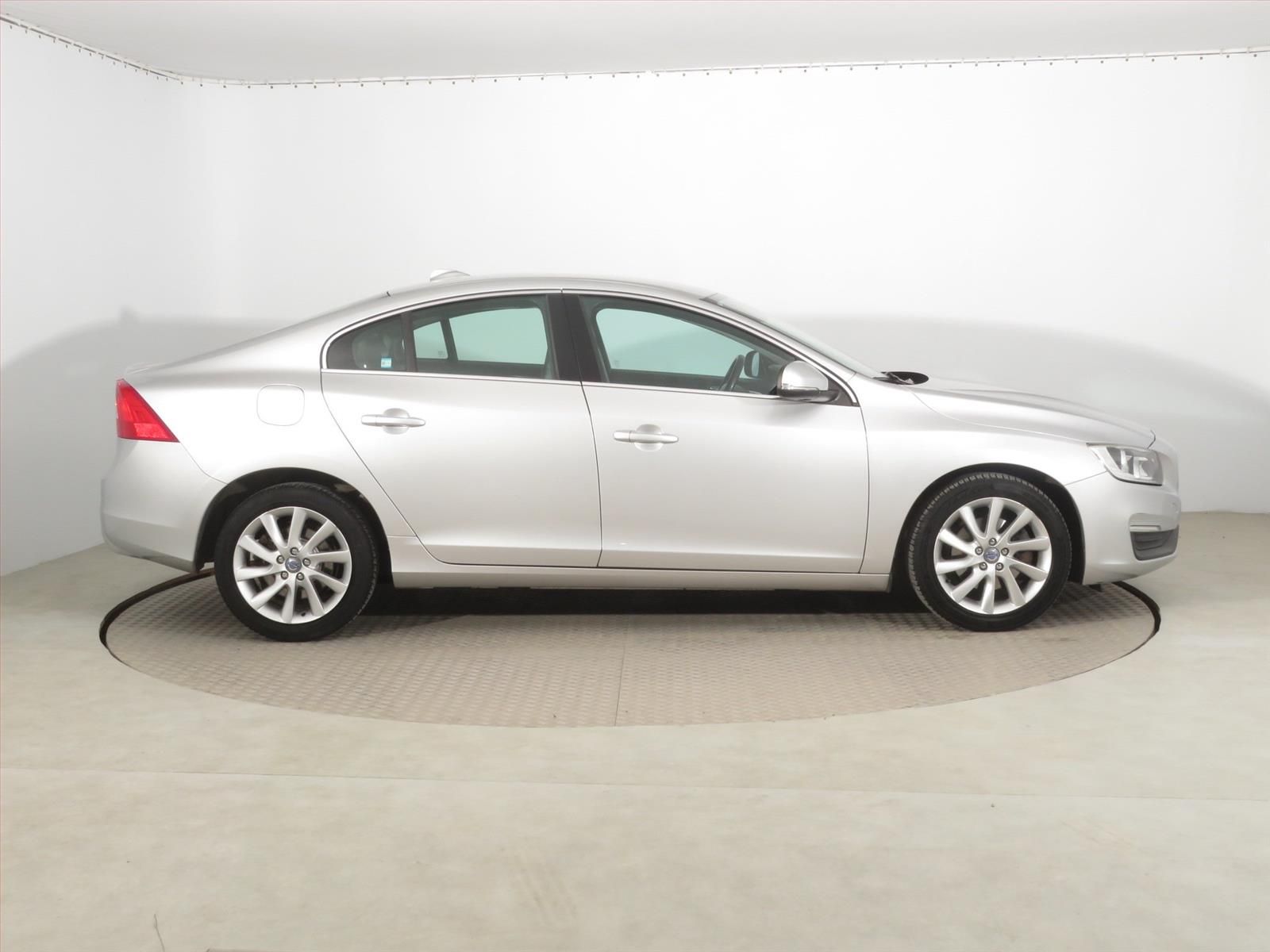Volvo S60, D2, Serv.kniha - fotka 6