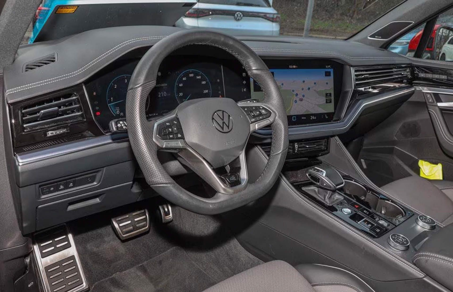 Volkswagen Touareg, TDI 210kW R-Line Pano NezT HuD - fotka 3