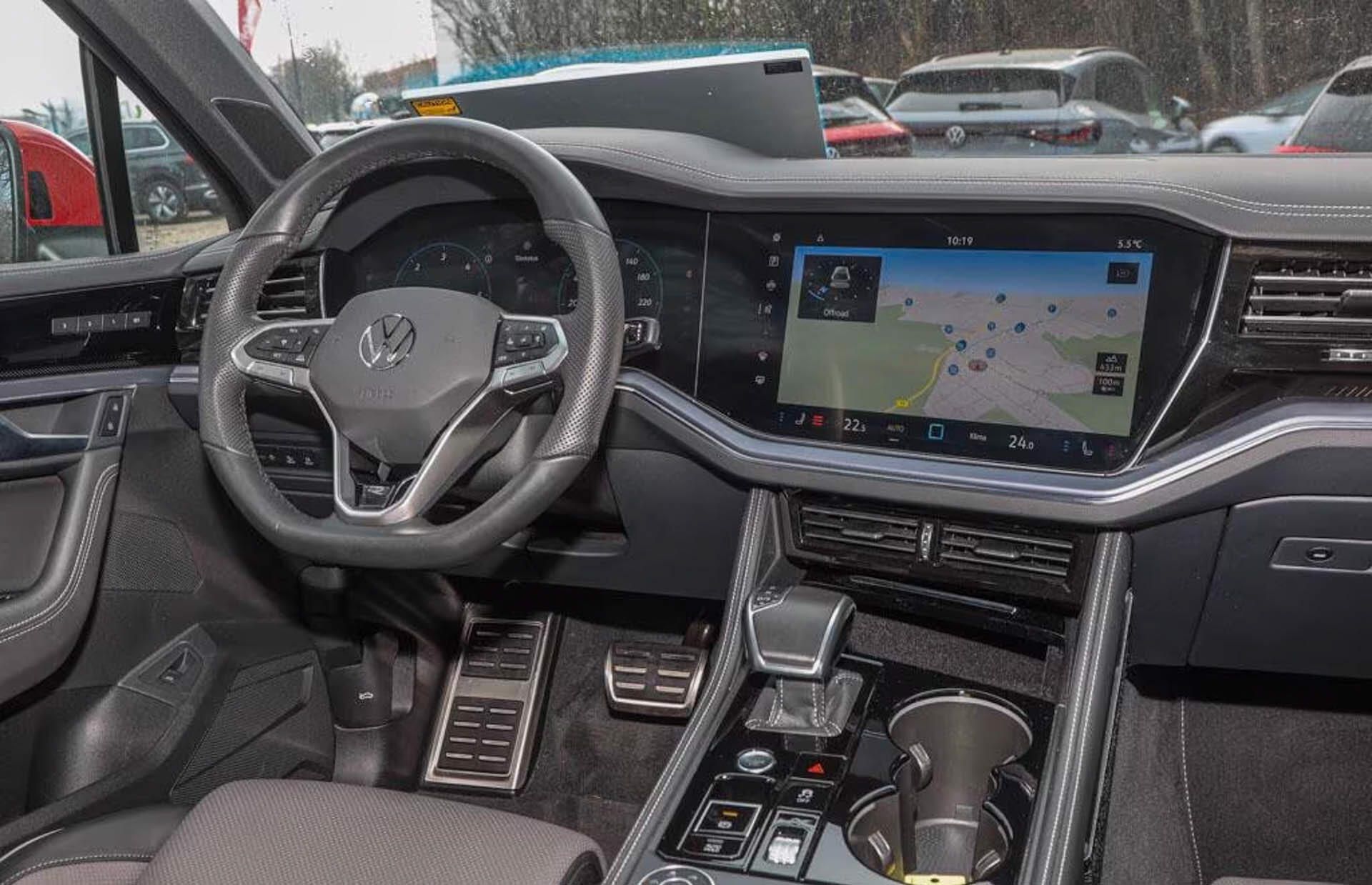 Volkswagen Touareg, TDI 210kW R-Line Pano NezT HuD - fotka 4