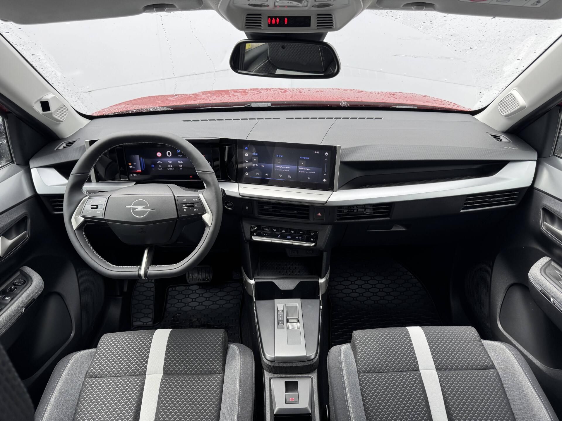 Opel Frontera, GS Hybrid 1,2 TURBO - fotka 6