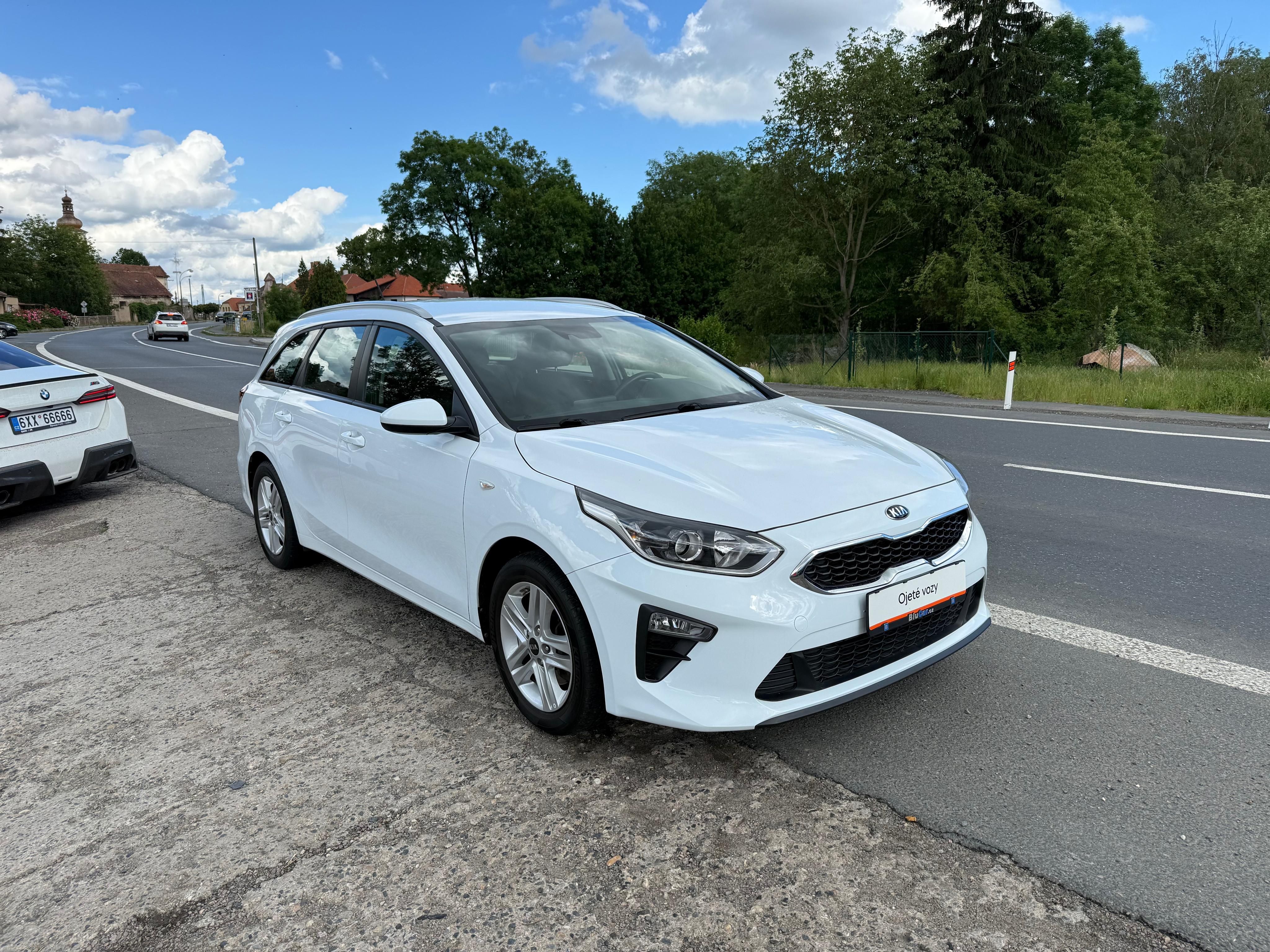 Kia Cee´d, 1.4CVVT 73kw ČR 1.maj Tažné - fotka 2