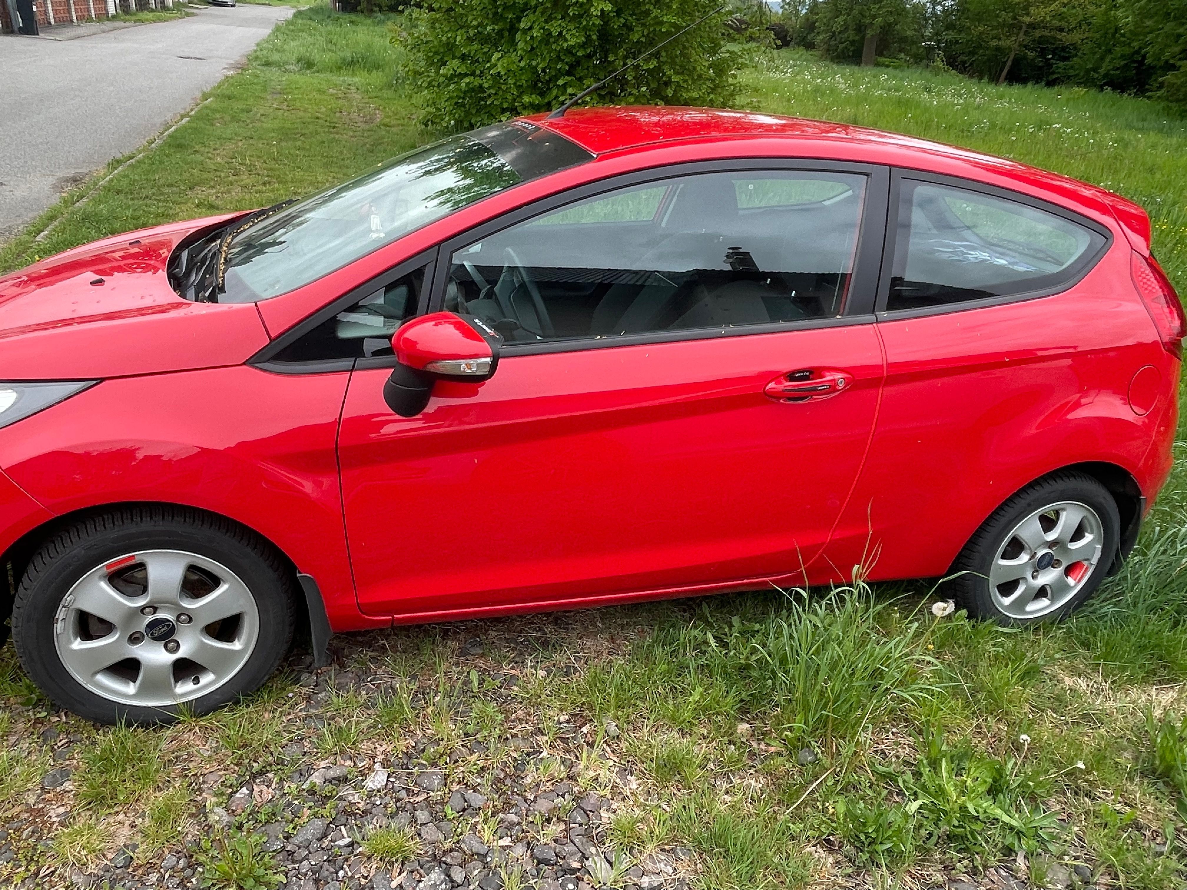 Ford Fiesta, Ford Fiesta 1,25 - Servisováno - fotka 4