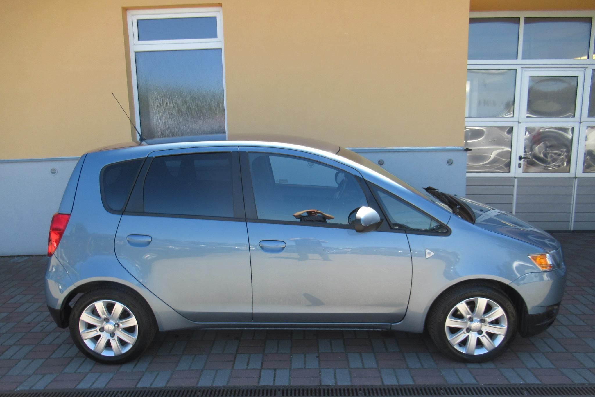 Mitsubishi Colt, 1.1i KLIMA SADA ZIMNÍCH KOL - fotka 3