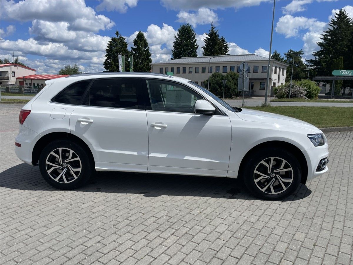 Audi Q5, 3,0 TDi Quattro S-Line CZauto - fotka 5