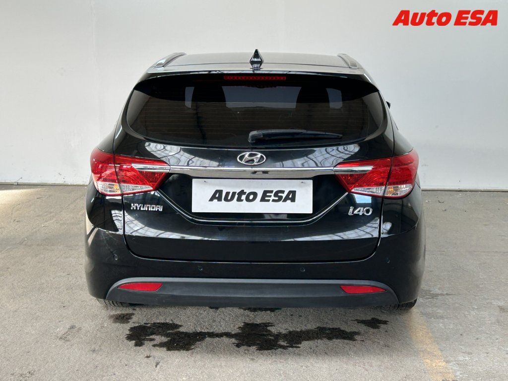 Hyundai i40, 1.6 GDI,AC,výhřev sed. - fotka 5