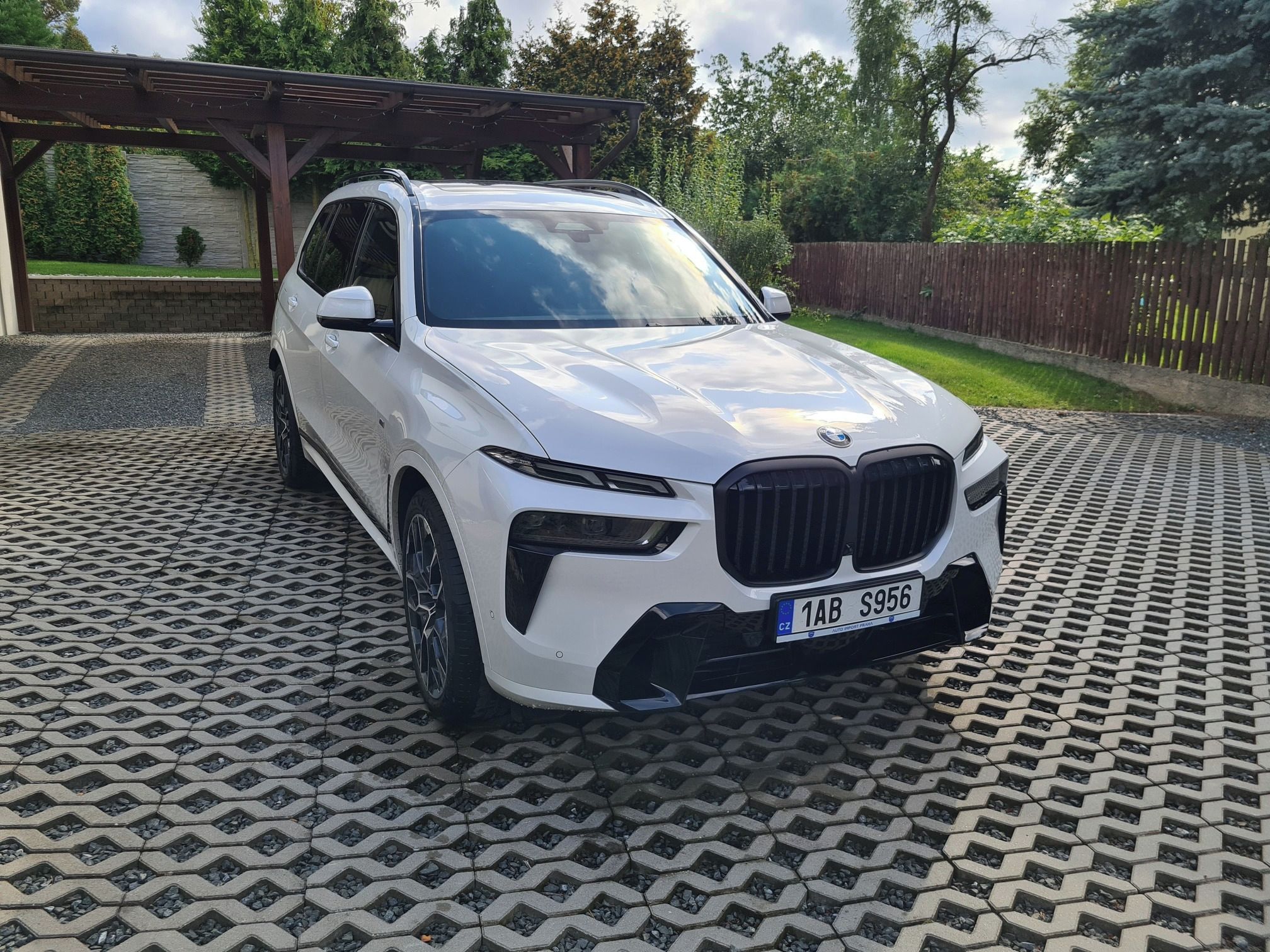 BMW X7, xDrive 40i, Masáže, HUD, R22 - fotka 3