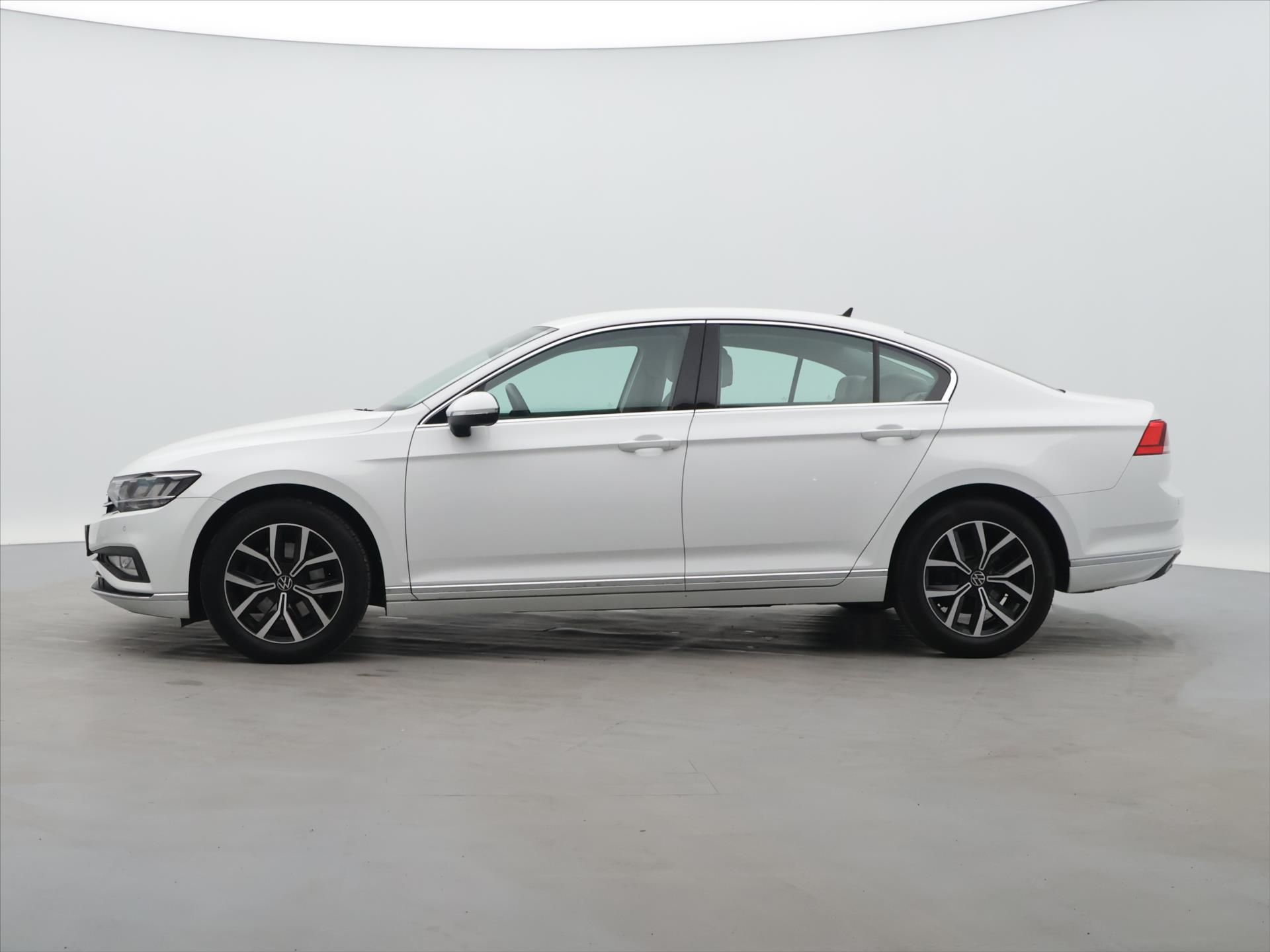 Volkswagen Passat, 2.0 TDI 147kW DSG CZ Elegance - fotka 4
