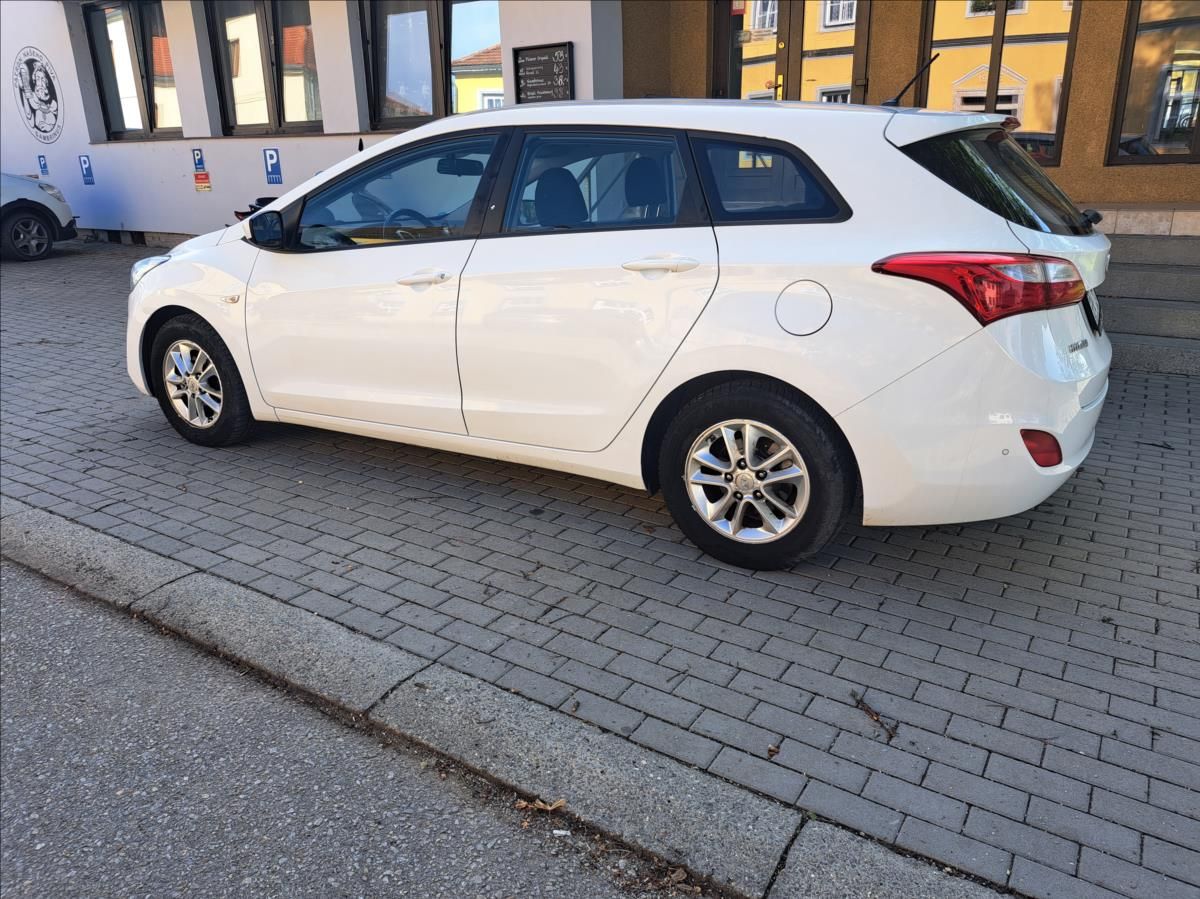 Hyundai i30, 1,6 CRDI 16V - fotka 5