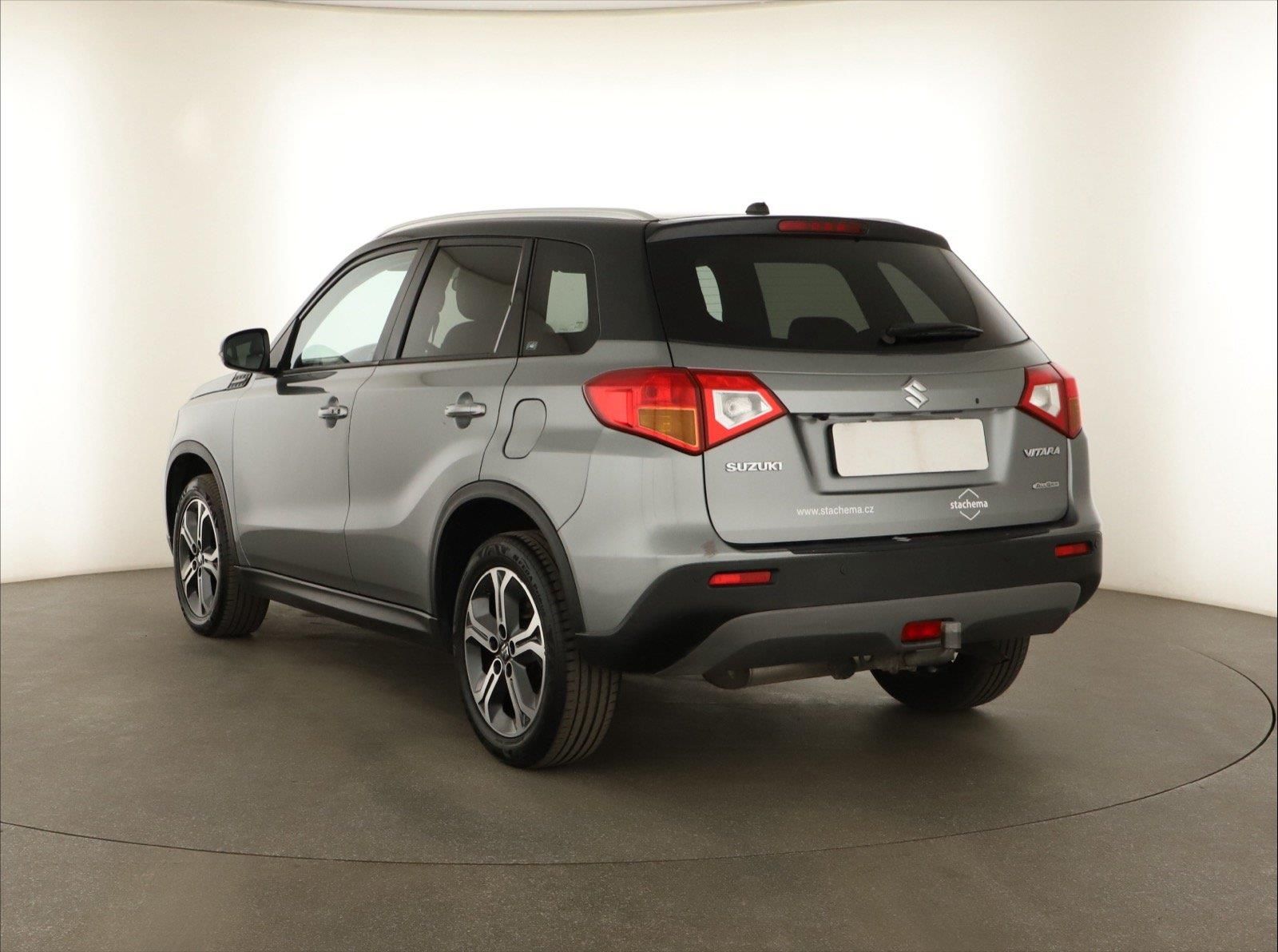 Suzuki Vitara, 1.6 DDiS, 4X4, ČR,1.maj - fotka 4
