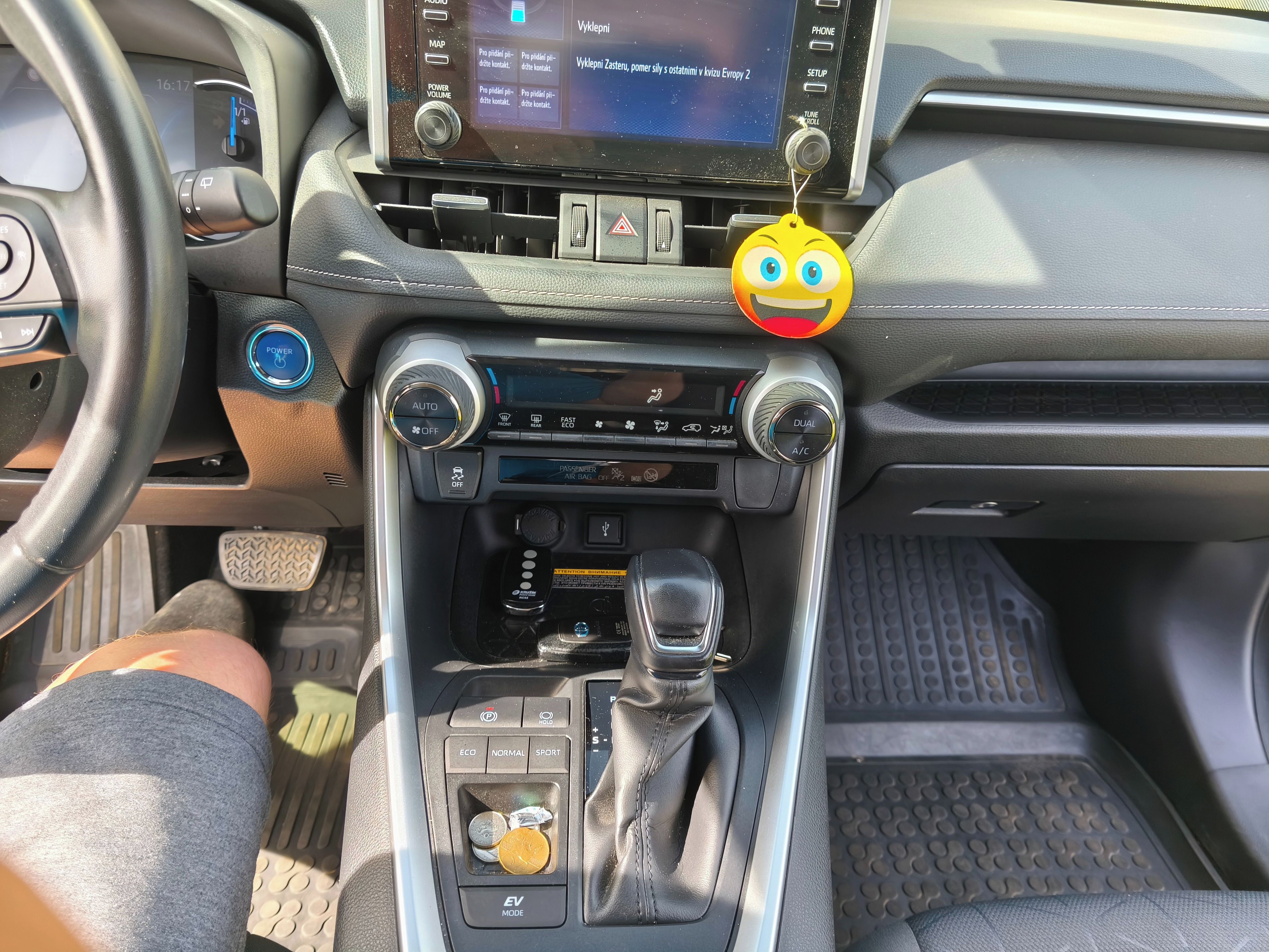 Toyota Rav4, 2.5 hybrid - fotka 3