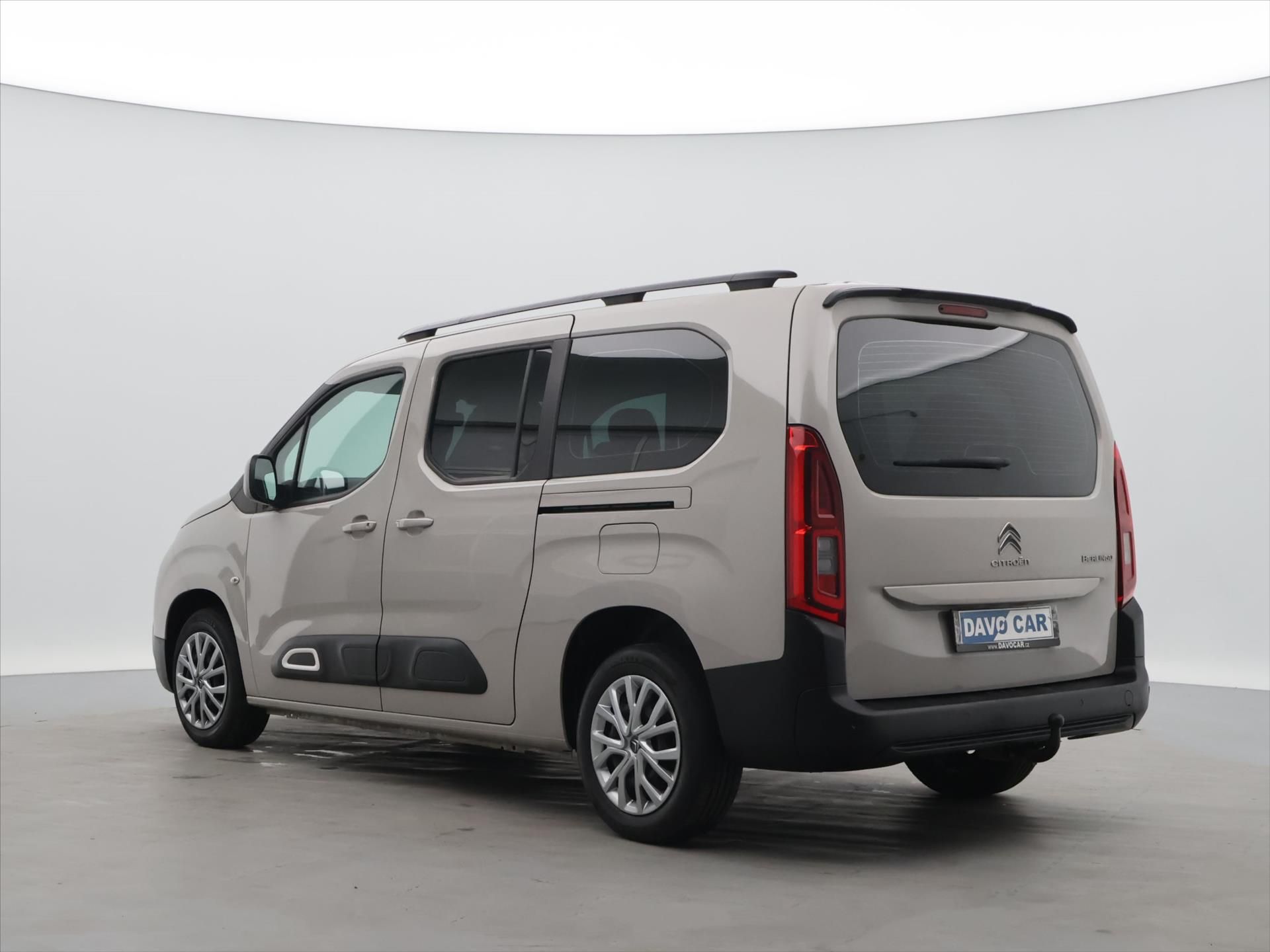Citroën Berlingo, 1,2 PureTech 96kW Feel XL CZ - fotka 5