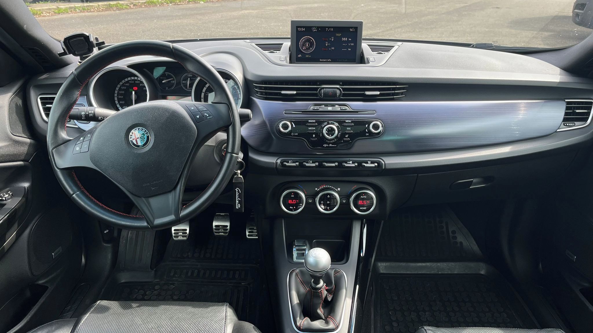 Alfa Romeo Giulietta, 1,75 TBi Quadrifoglio Verde - fotka 4