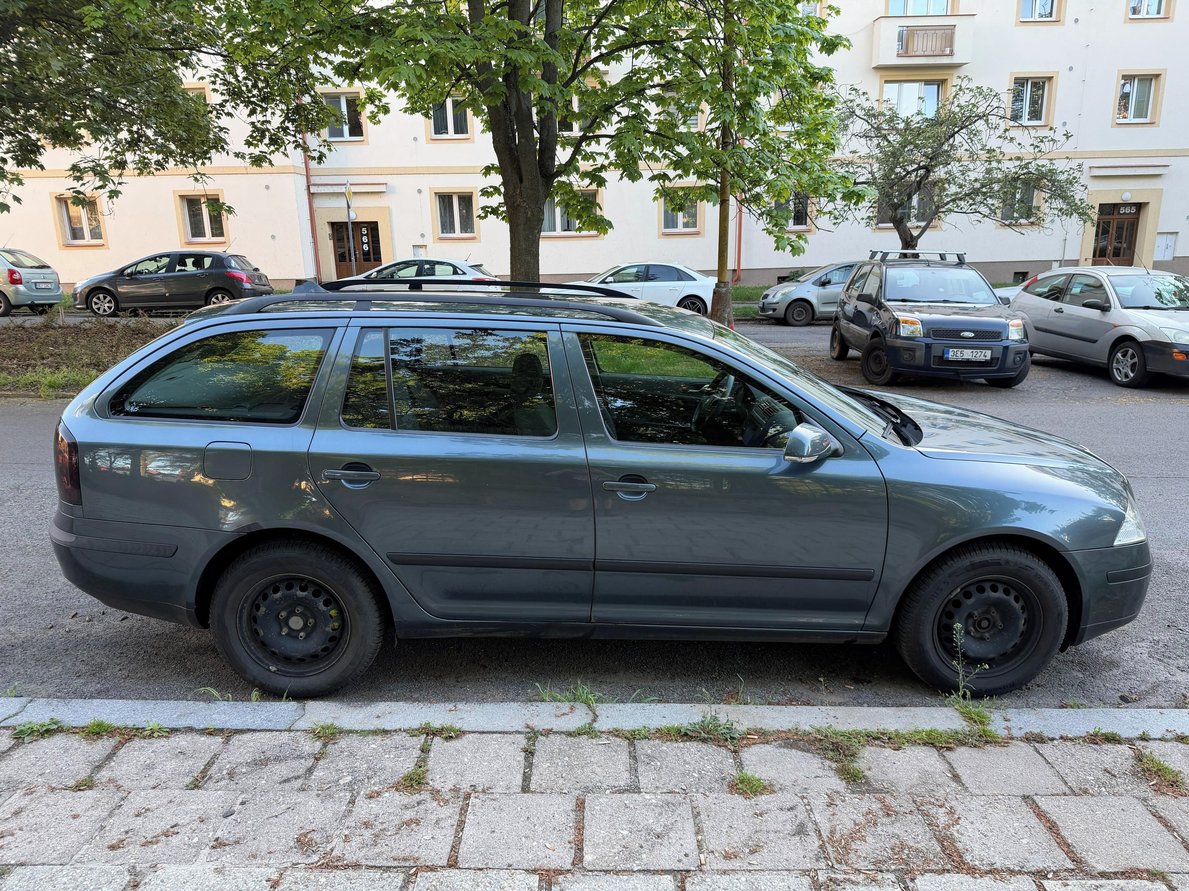 Škoda Octavia, Škoda Octavia 1,6 75kW - fotka 5