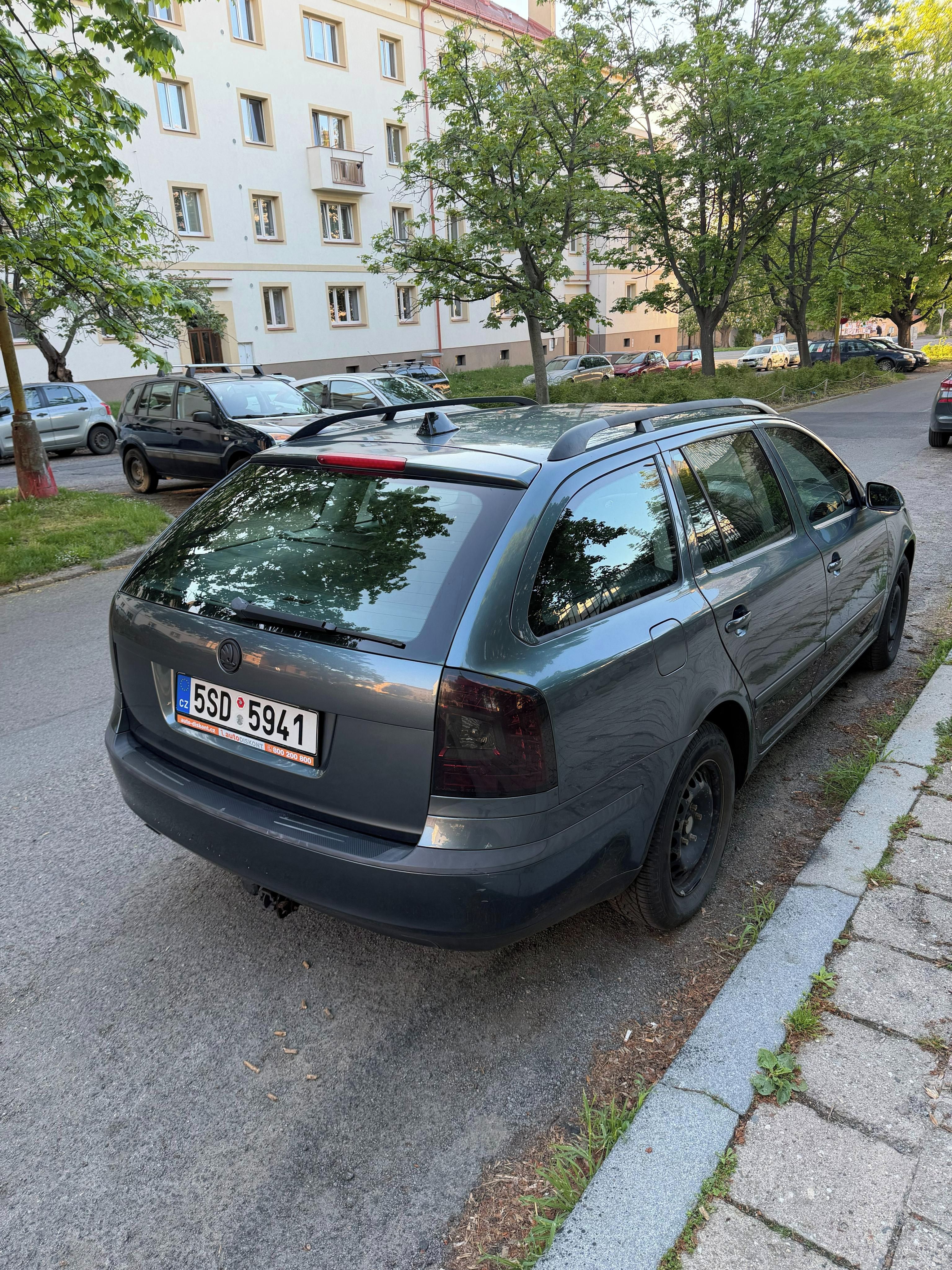 Škoda Octavia, Škoda Octavia 1,6 75kW - fotka 4