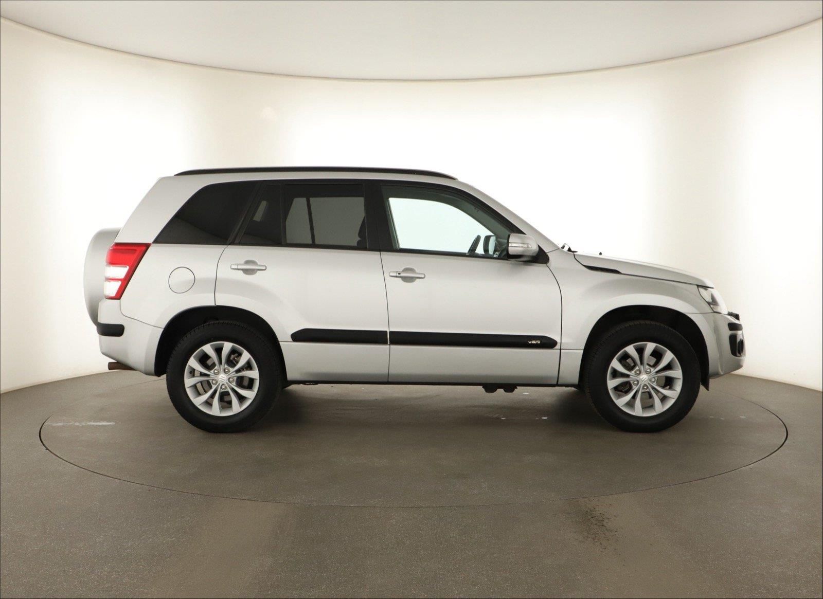 Suzuki Grand Vitara, 2.4 VVT, 4X4, ČR,1.maj - fotka 6