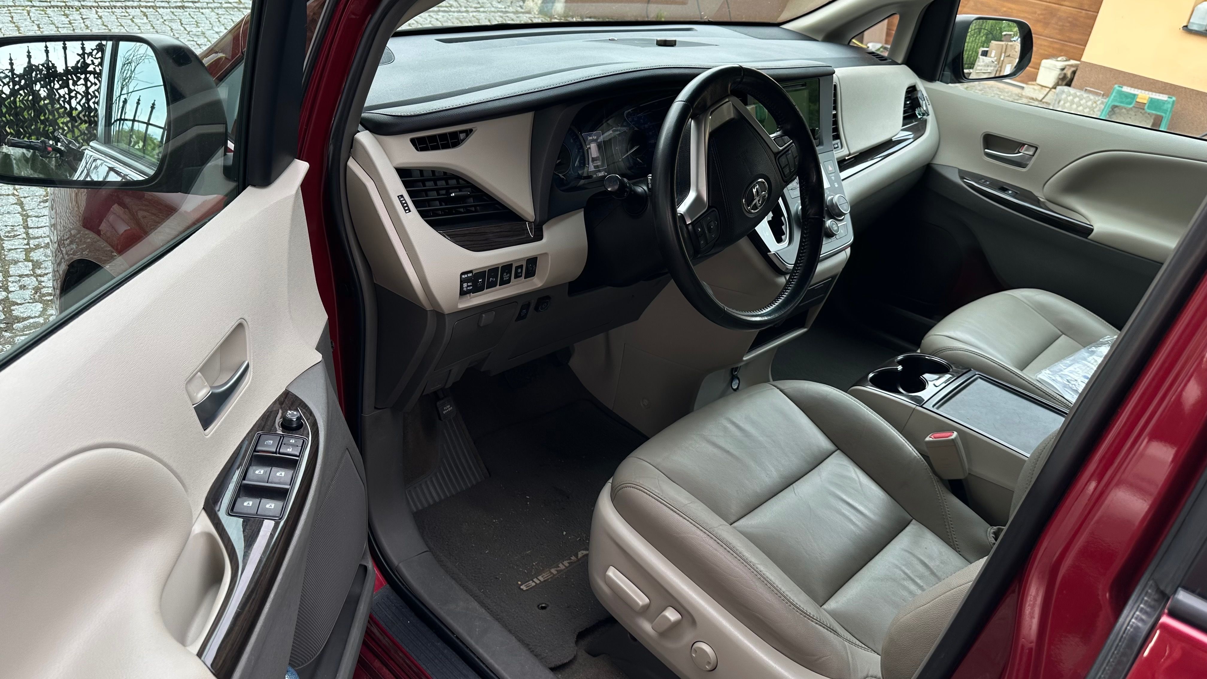 Toyota Sienna, V6 3.5 LPG Sibr Kůže 8mist - fotka 3