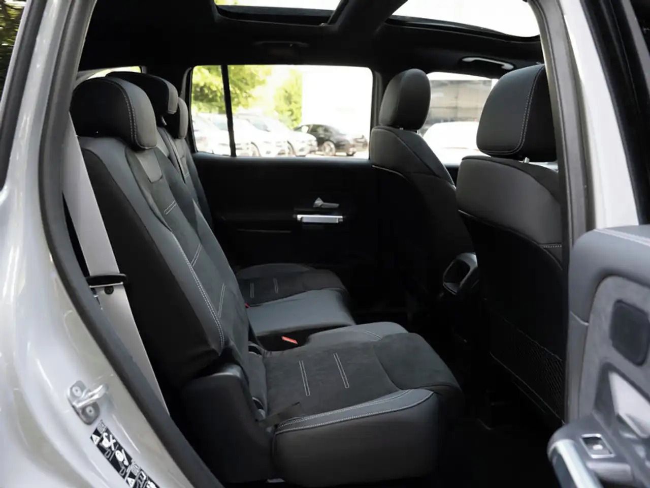 Mercedes-Benz GLB, 250 4M AMG-Sport*Pano*AHK - fotka 5