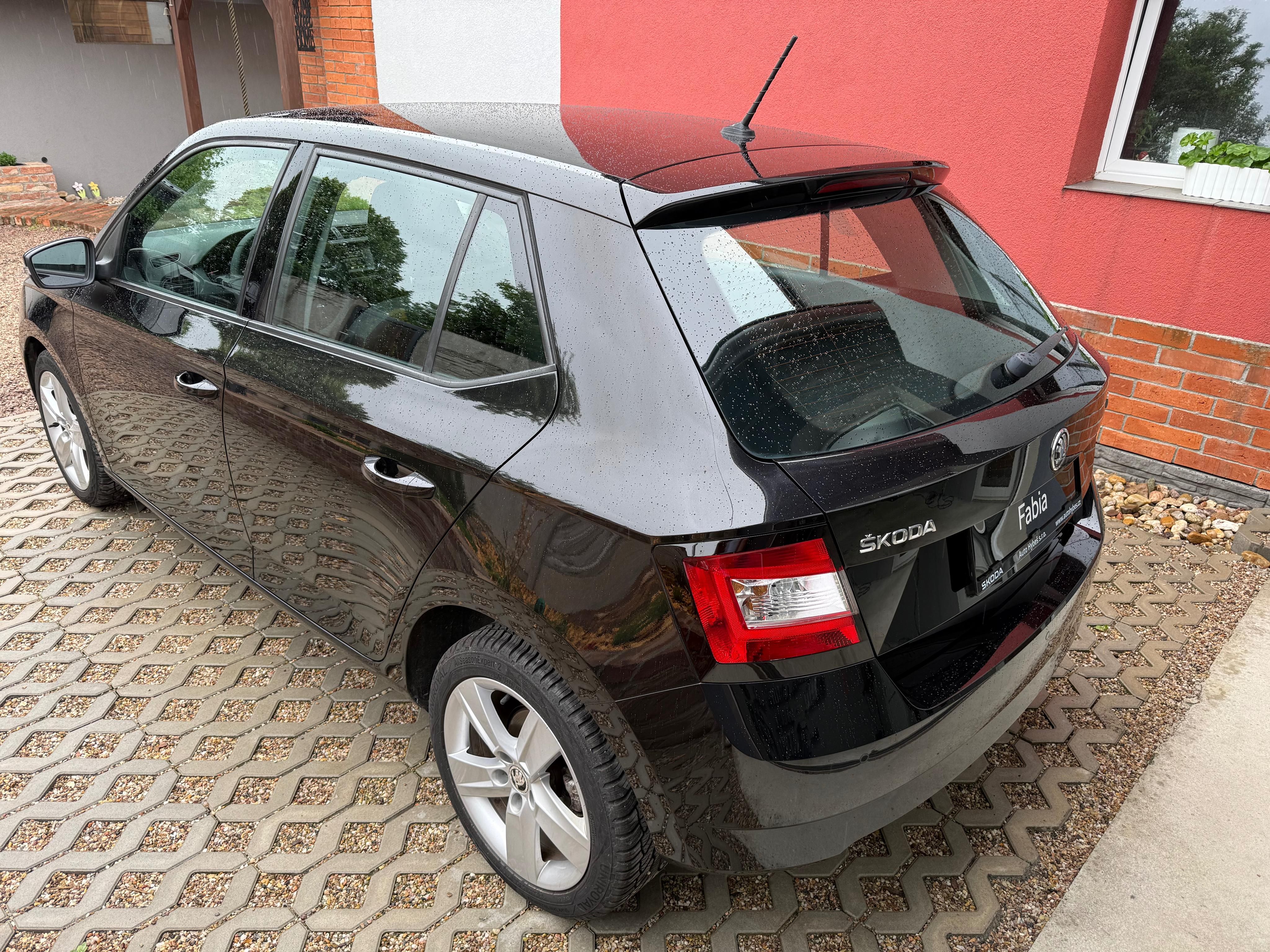 Škoda Fabia, 3 1.2TSI 66kW Cool & Sound - fotka 3
