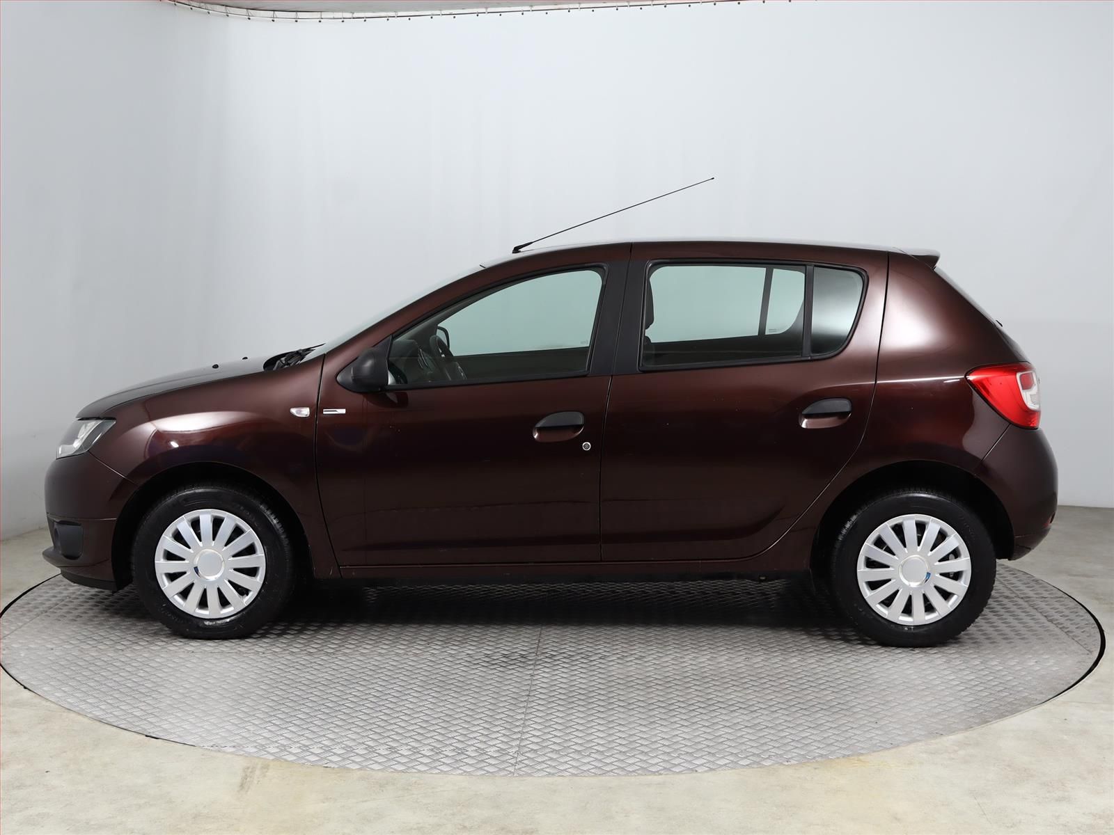 Dacia Sandero, 1.2 16V, El. okna - fotka 3