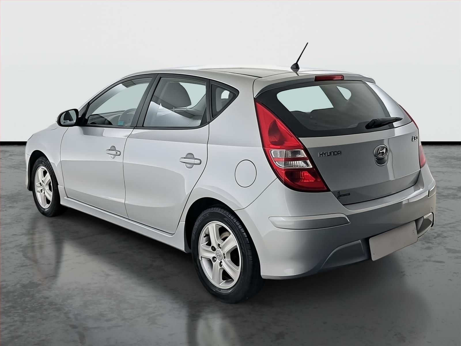 Hyundai i30, 1.4 CVVT, ČR,1.maj, Klima - fotka 4