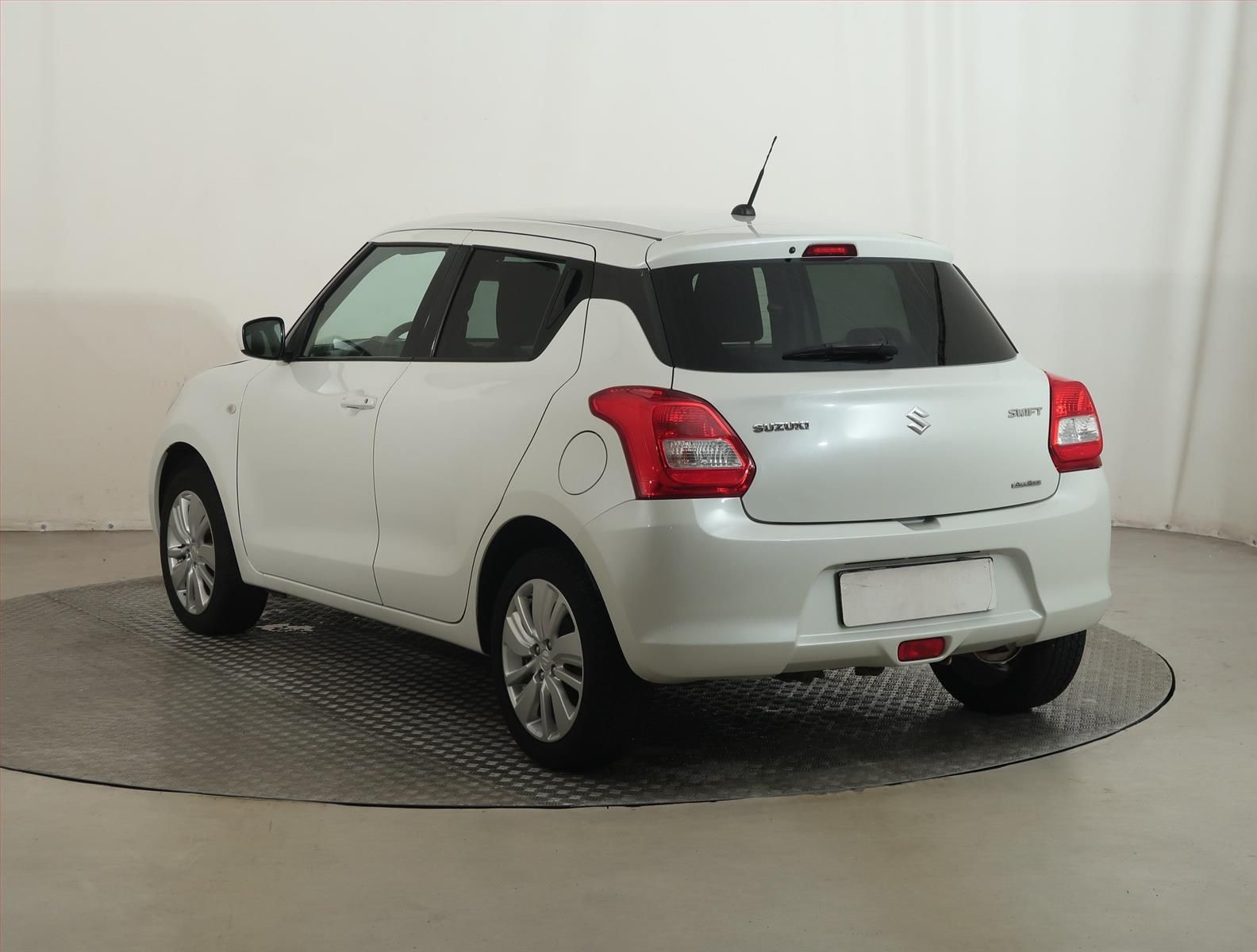 Suzuki Swift, 1.2 DualJet, 4X4, Serv.kniha - fotka 4