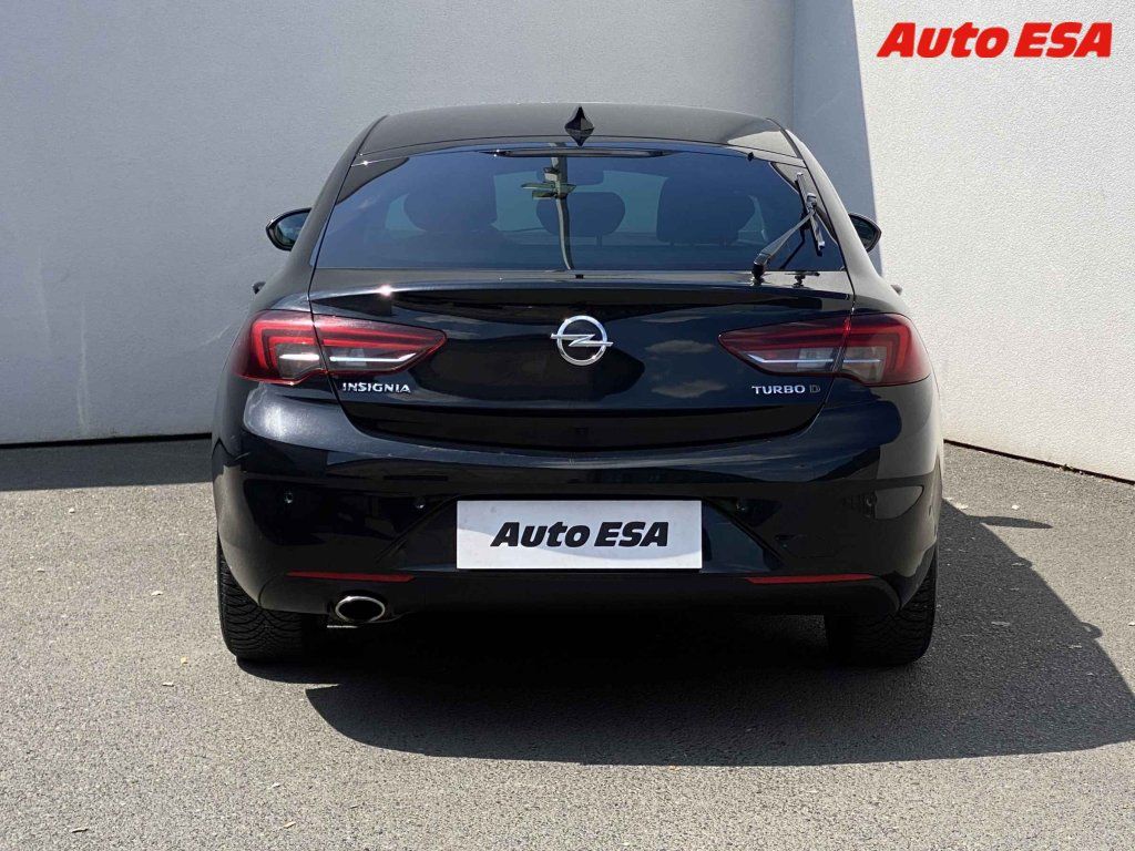 Opel Insignia, 2.0 D - fotka 5