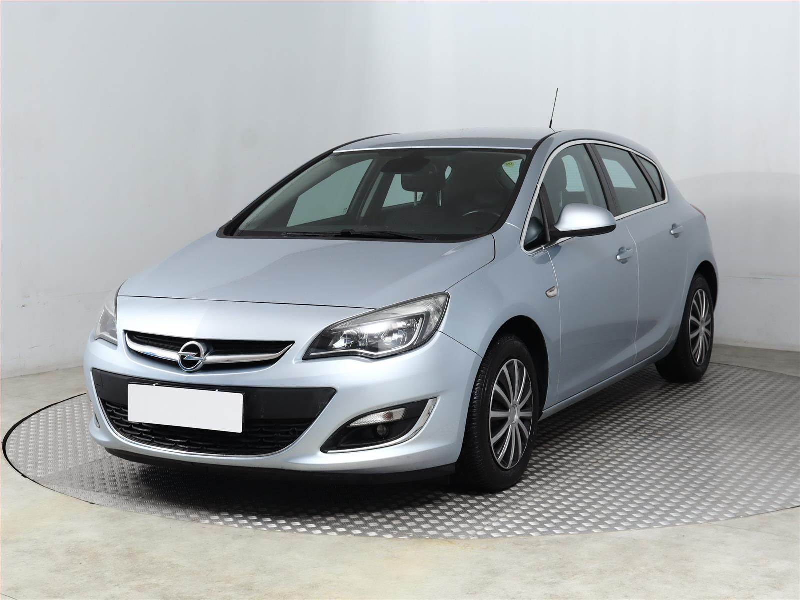 Opel Astra, 1.4 T, LPG, Kožené sedačky - fotka 2