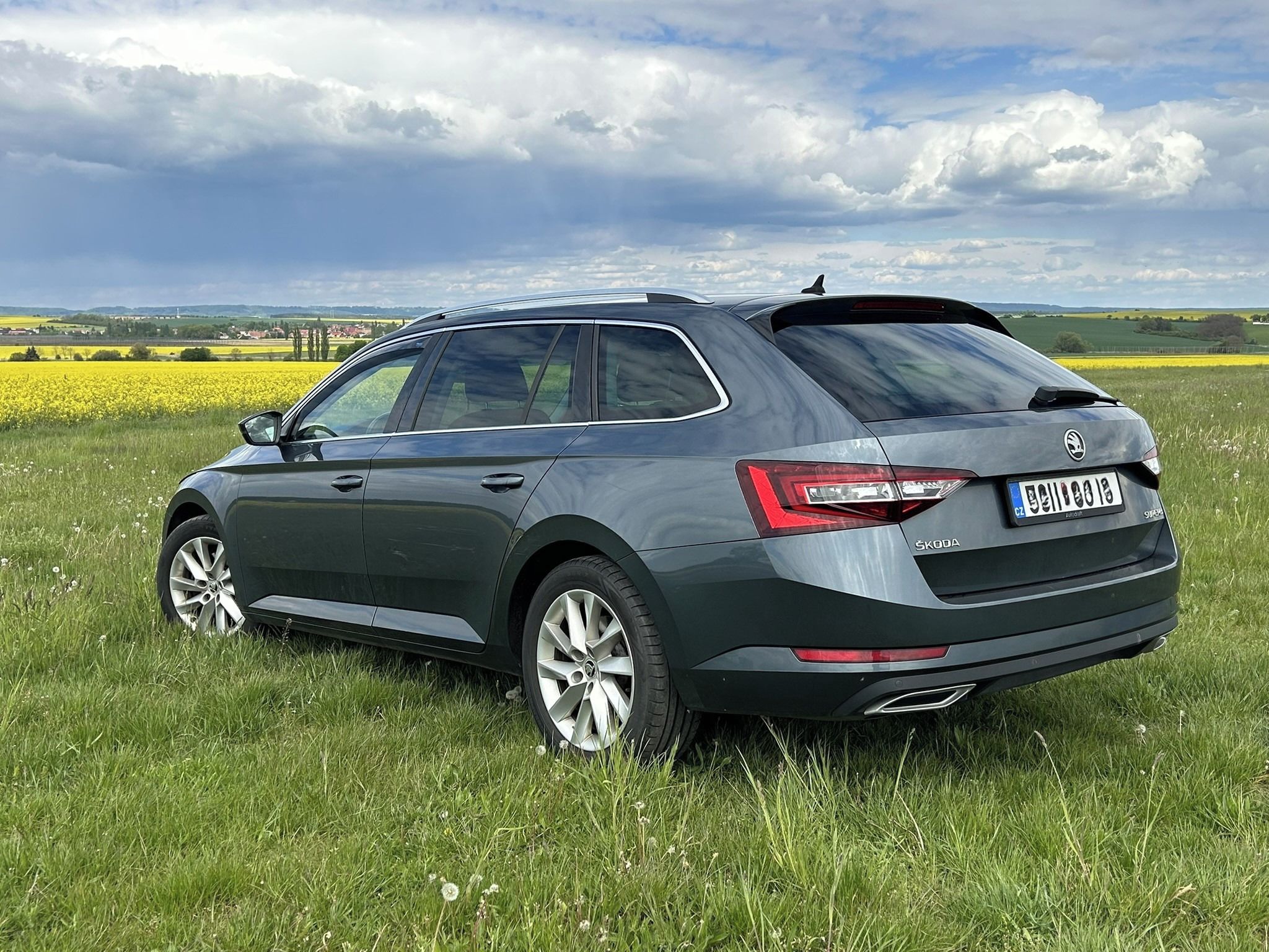 Škoda Superb, 2.0 TDI - Servisováno - fotka 6