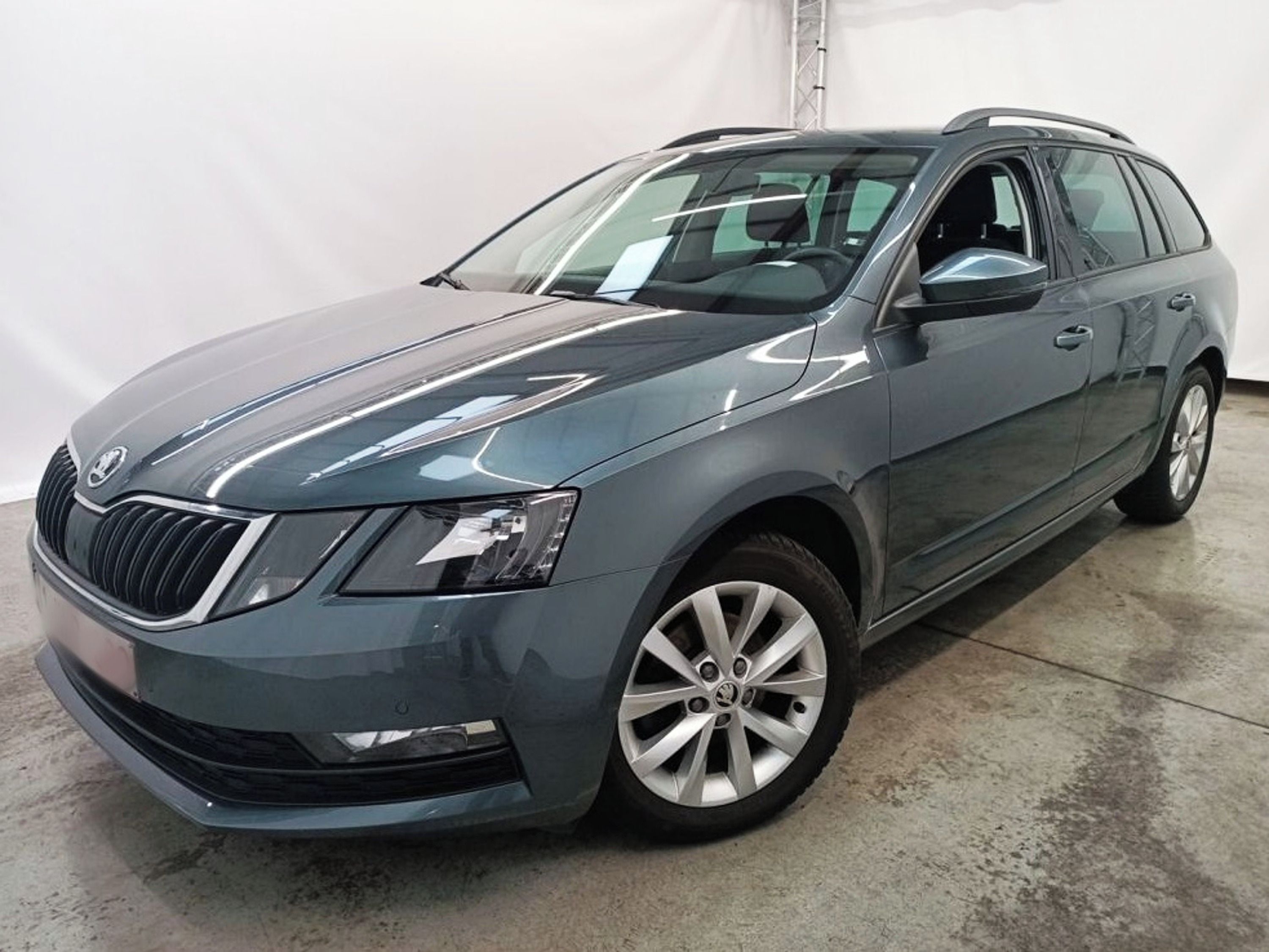 Škoda Octavia, 1.6 TDi (85 kW), 108 tis. km - fotka 2