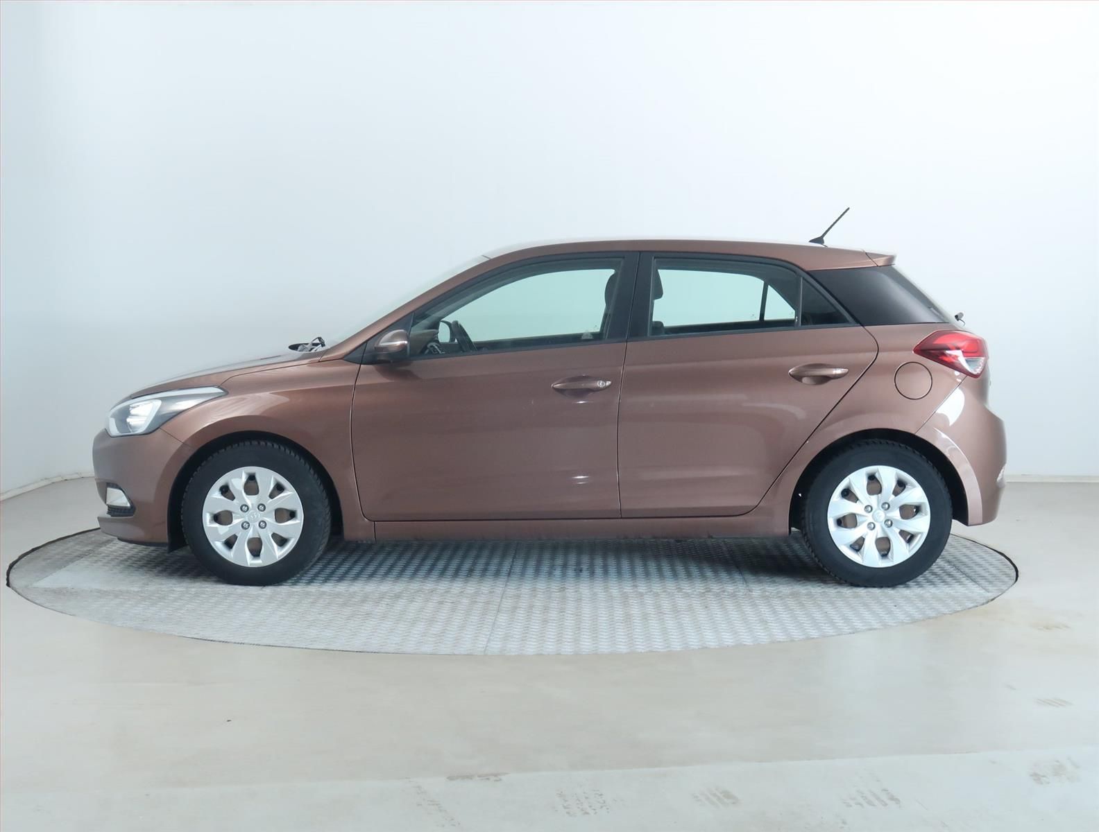 Hyundai i20, 1.2, Plus, Serv.kniha, Klima - fotka 3