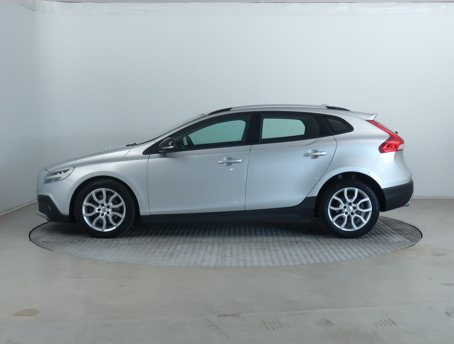 Volvo V40, 2.0 D3, Automat, Serv.kniha - fotka 3