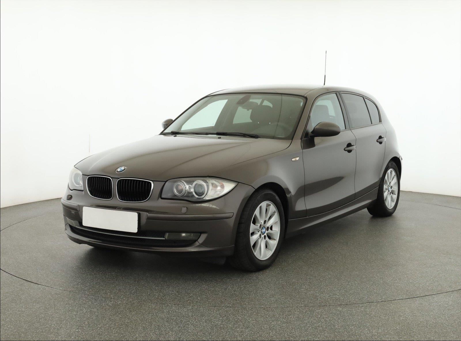 BMW Řada 1, 116d, Xenony - fotka 2