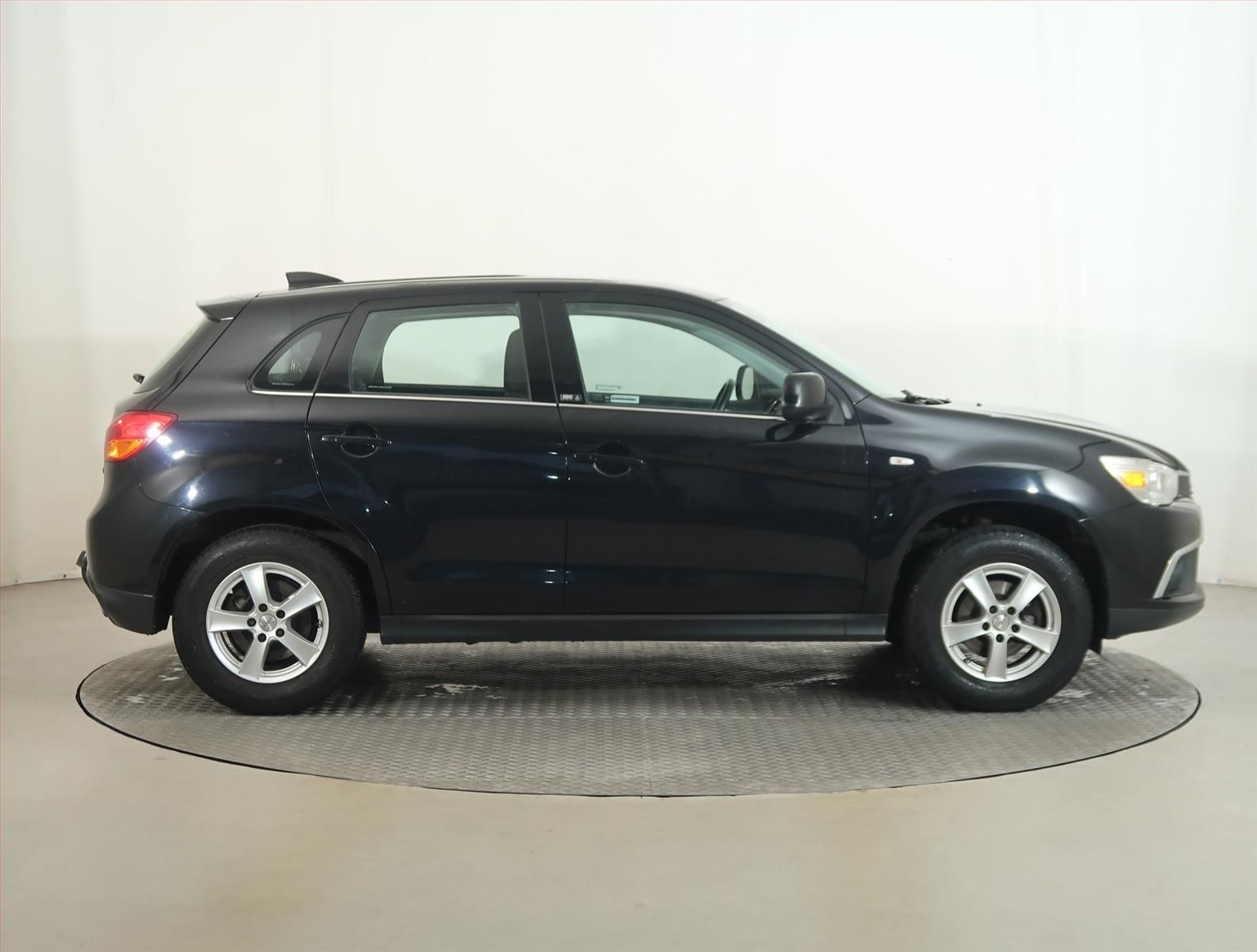 Mitsubishi ASX, 1.6 MIVEC, LPG, ČR,1.maj - fotka 6