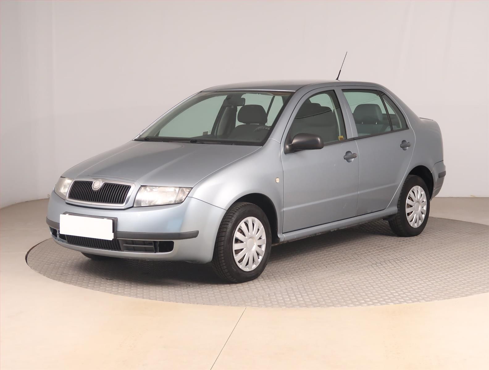 Škoda Fabia, 1.2 12V, rezervace - fotka 2
