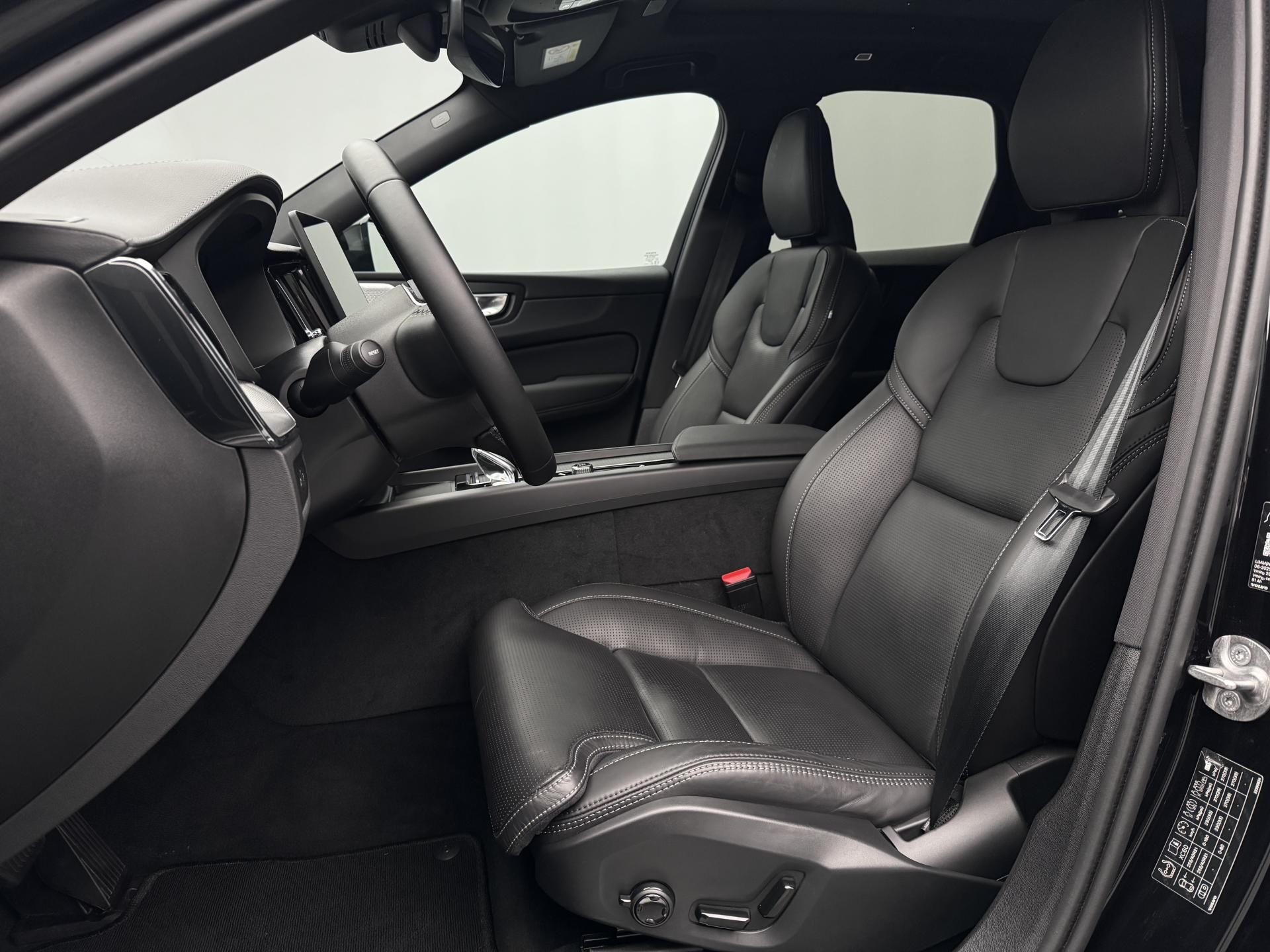 Volvo XC60, T6 AWD RECHARGE ULTRA CZ 1.maj - fotka 4