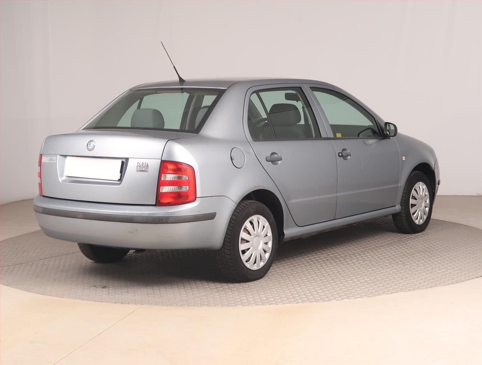 Škoda Fabia, 1.2 12V, rezervace - fotka 5
