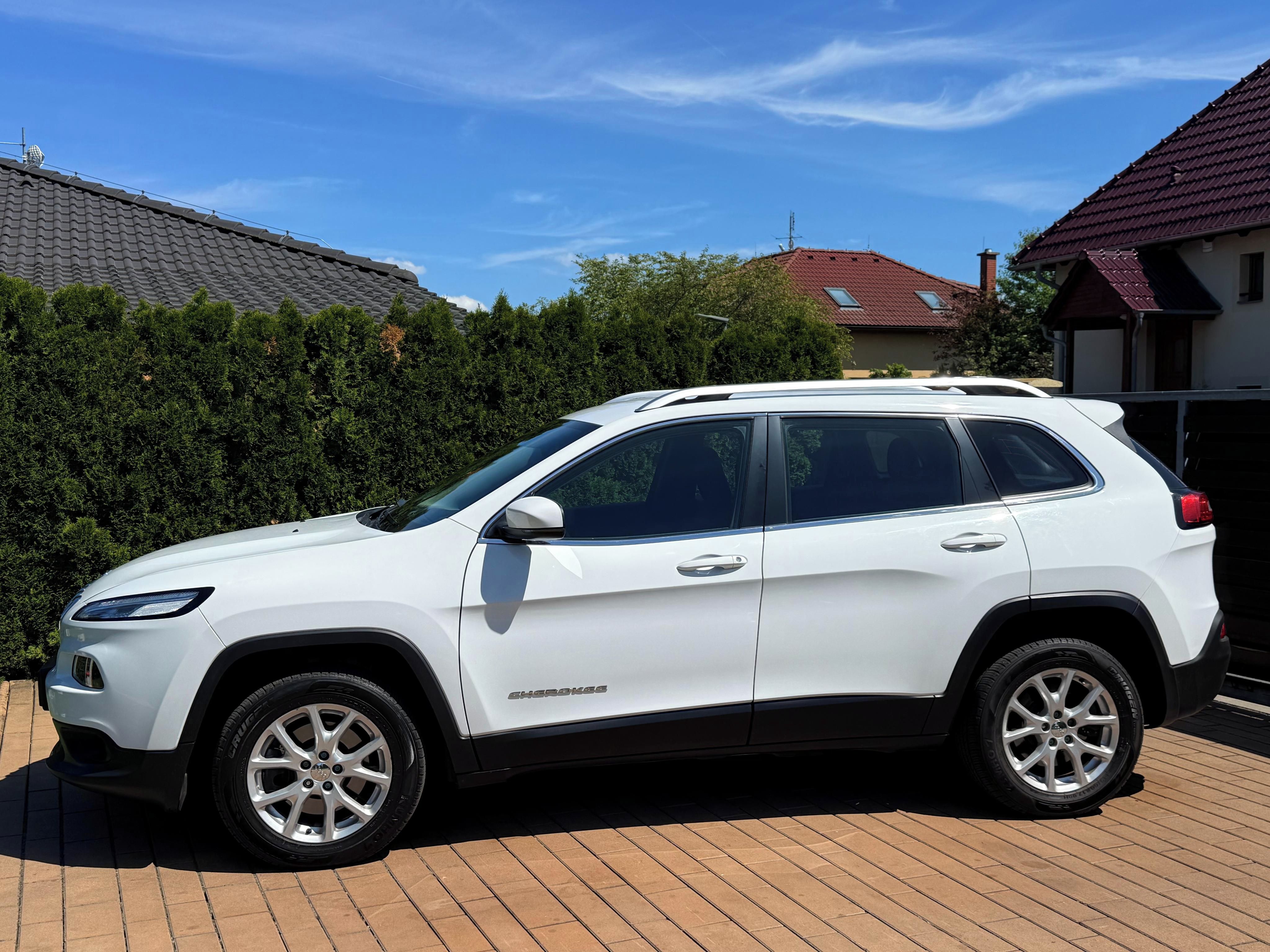 Jeep Cherokee, 2.0D MJet2 125kW AT9° 4x4 NAVI - fotka 3